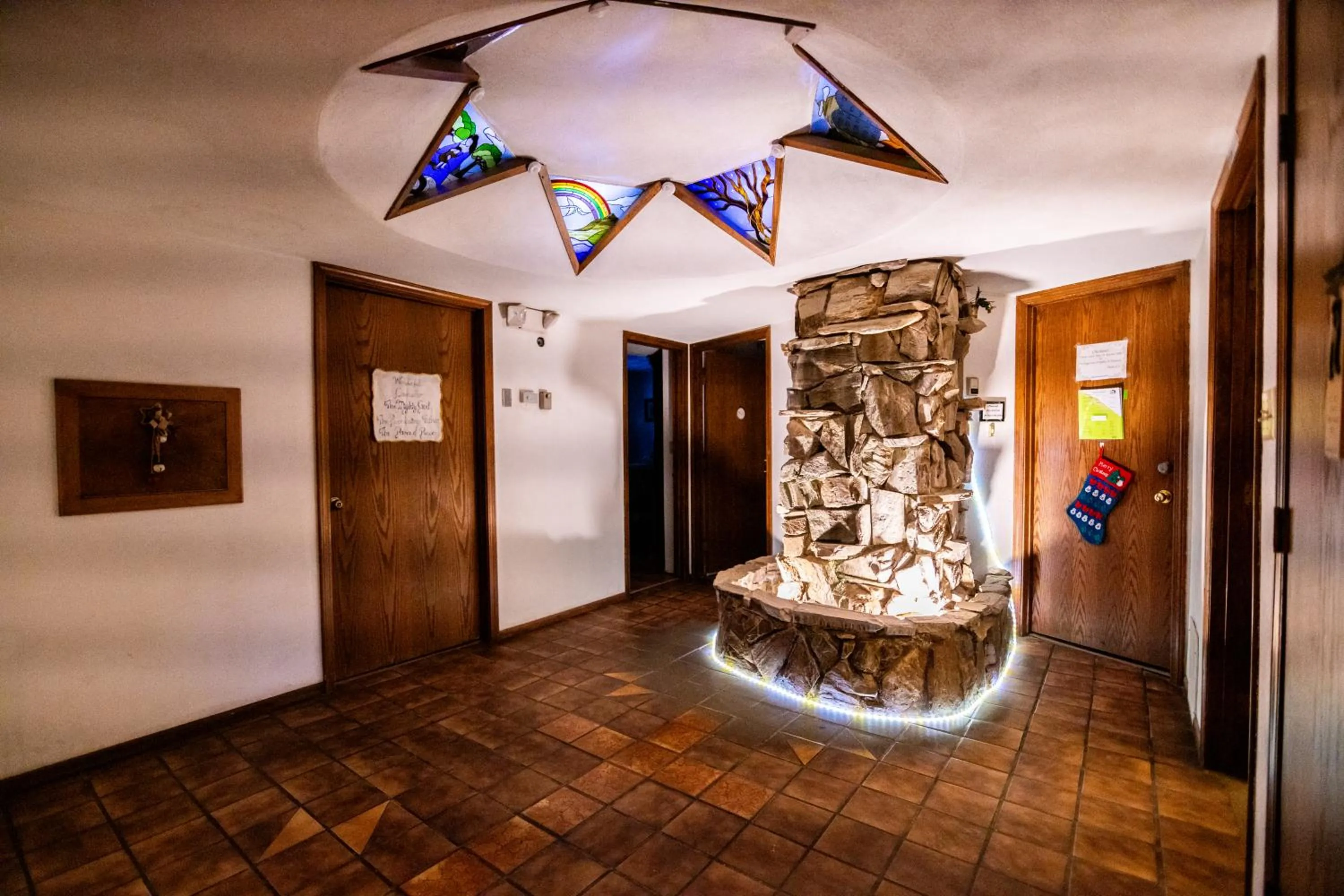 Property building in 7 Gables Inn & Suites