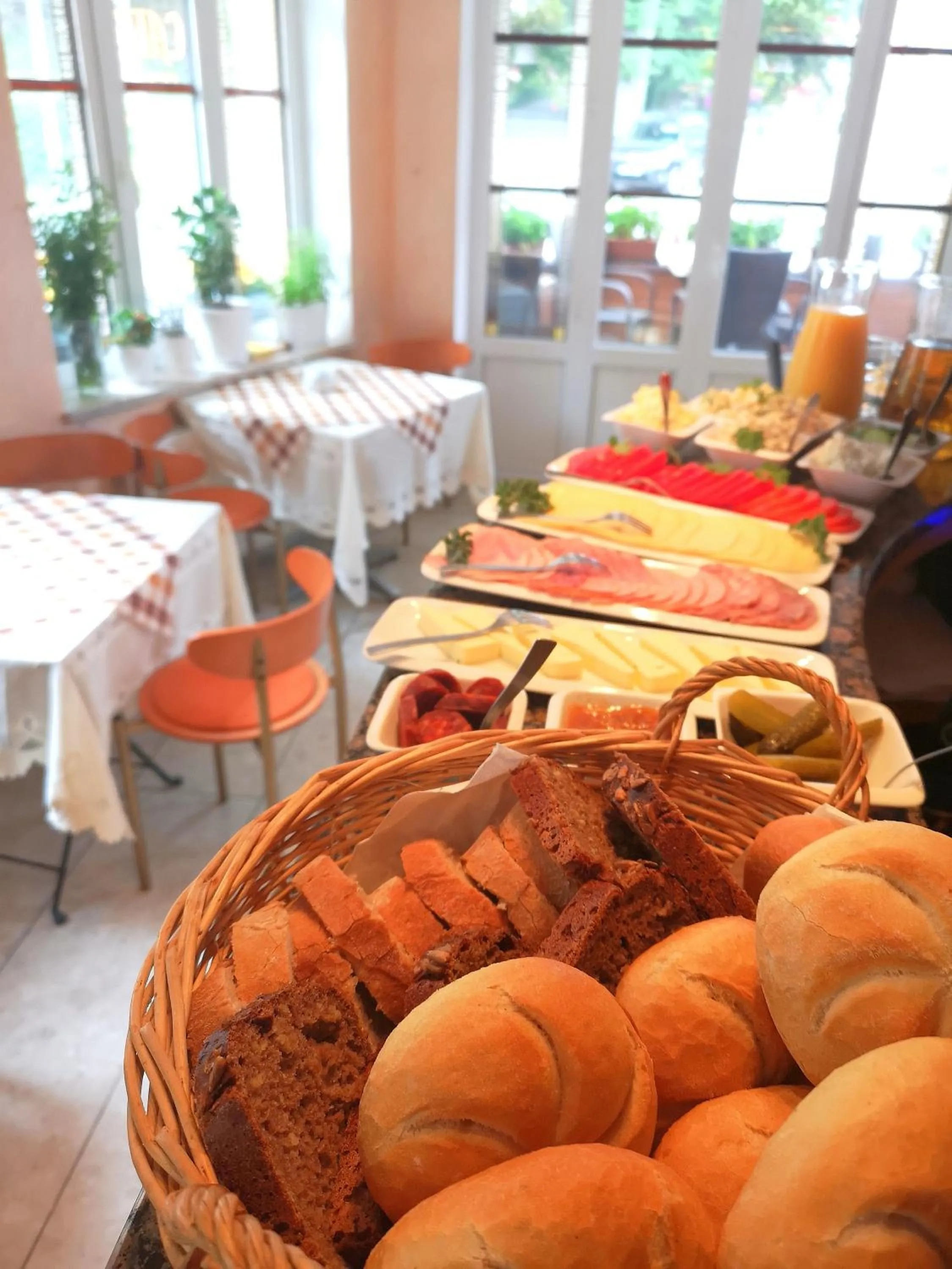 Breakfast in Willa Alexander