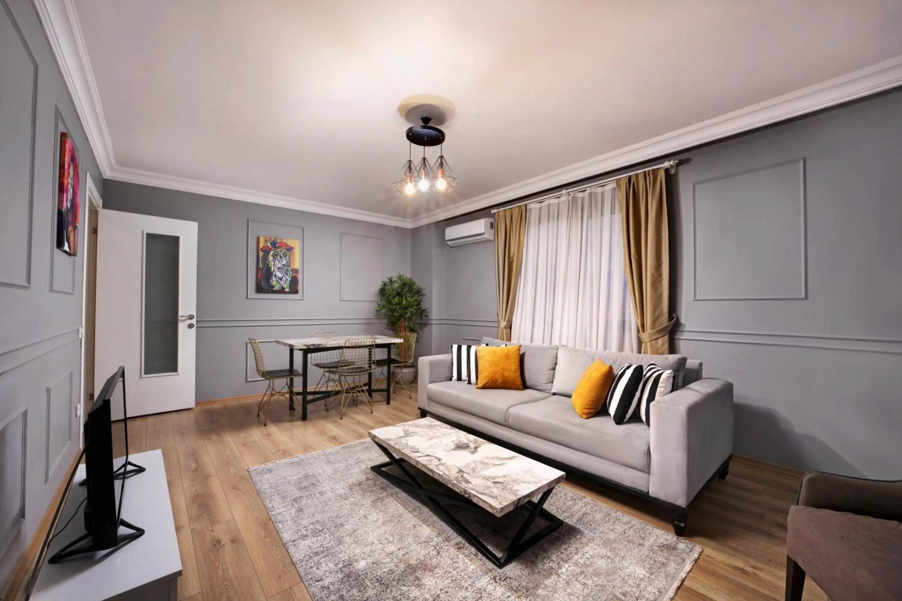 Living room in Walton Residence Sisli