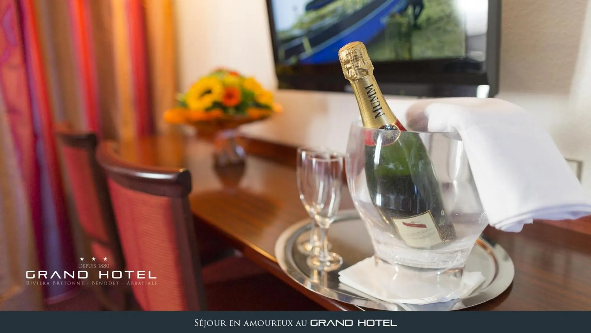 Drinks in Grand Hôtel Abbatiale Bénodet, Originals Relais