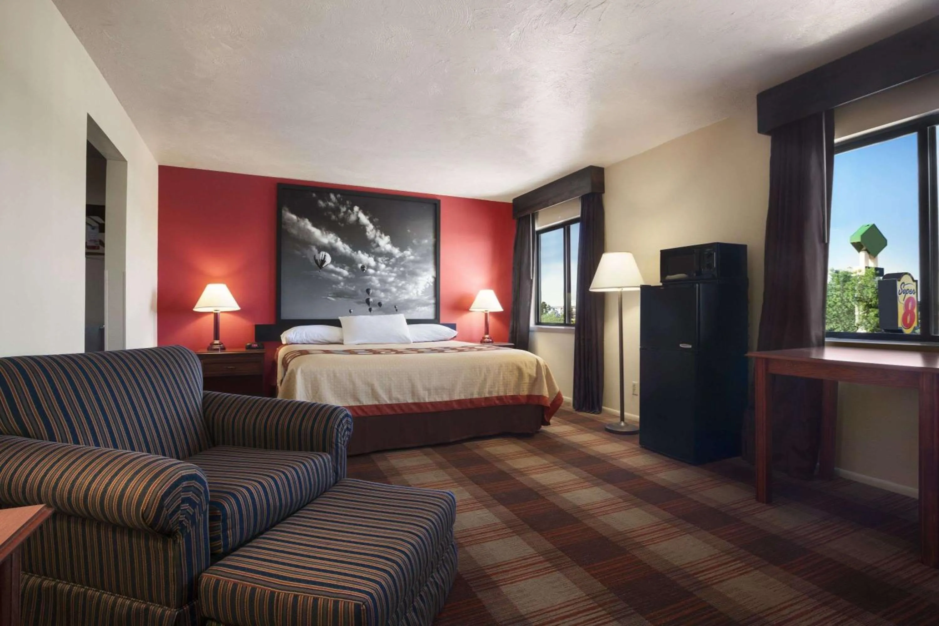 Photo of the whole room, Bed in Super 8 by Wyndham Idaho Falls