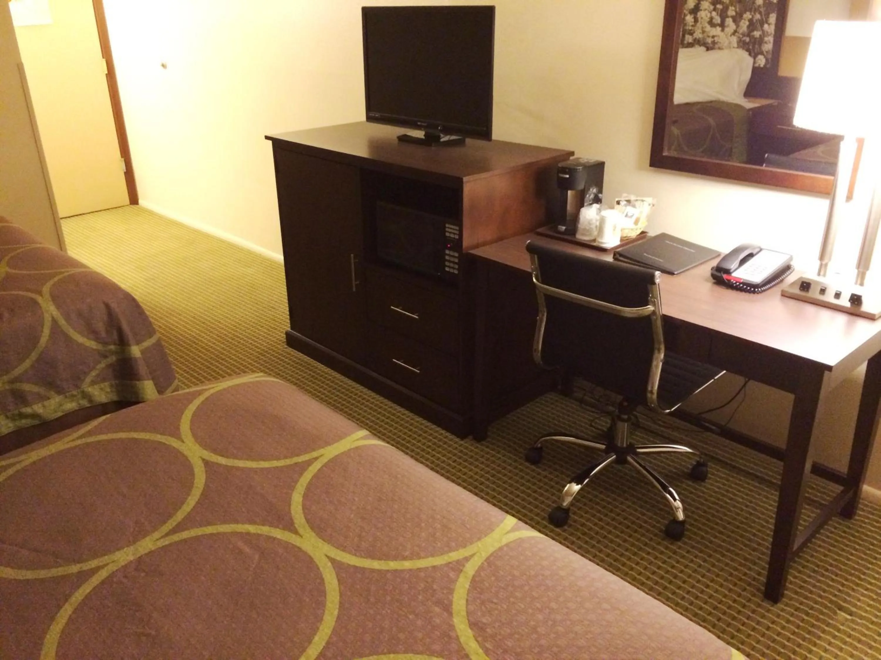 TV and multimedia in Super 8 by Wyndham Idaho Falls