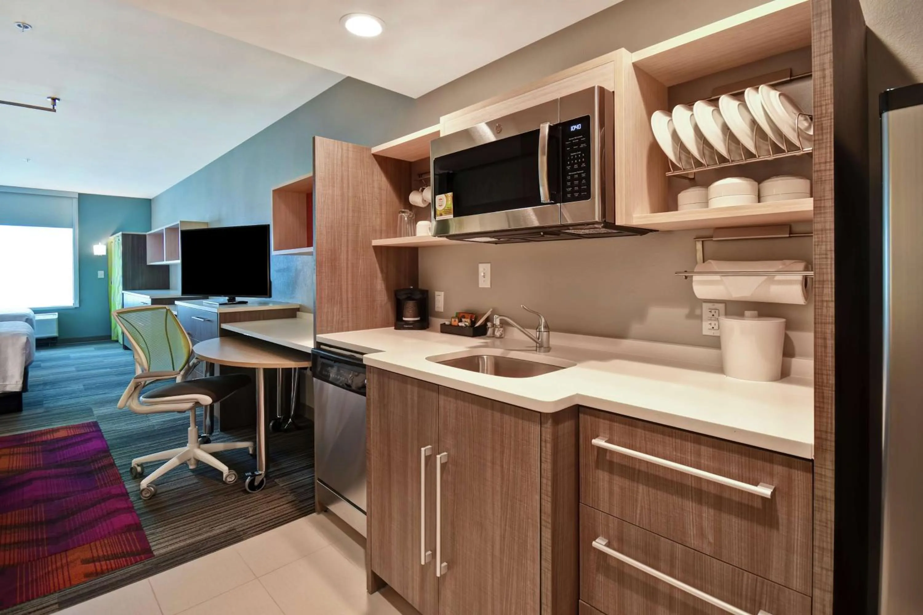 Bedroom in Home2 Suites By Hilton Shreveport