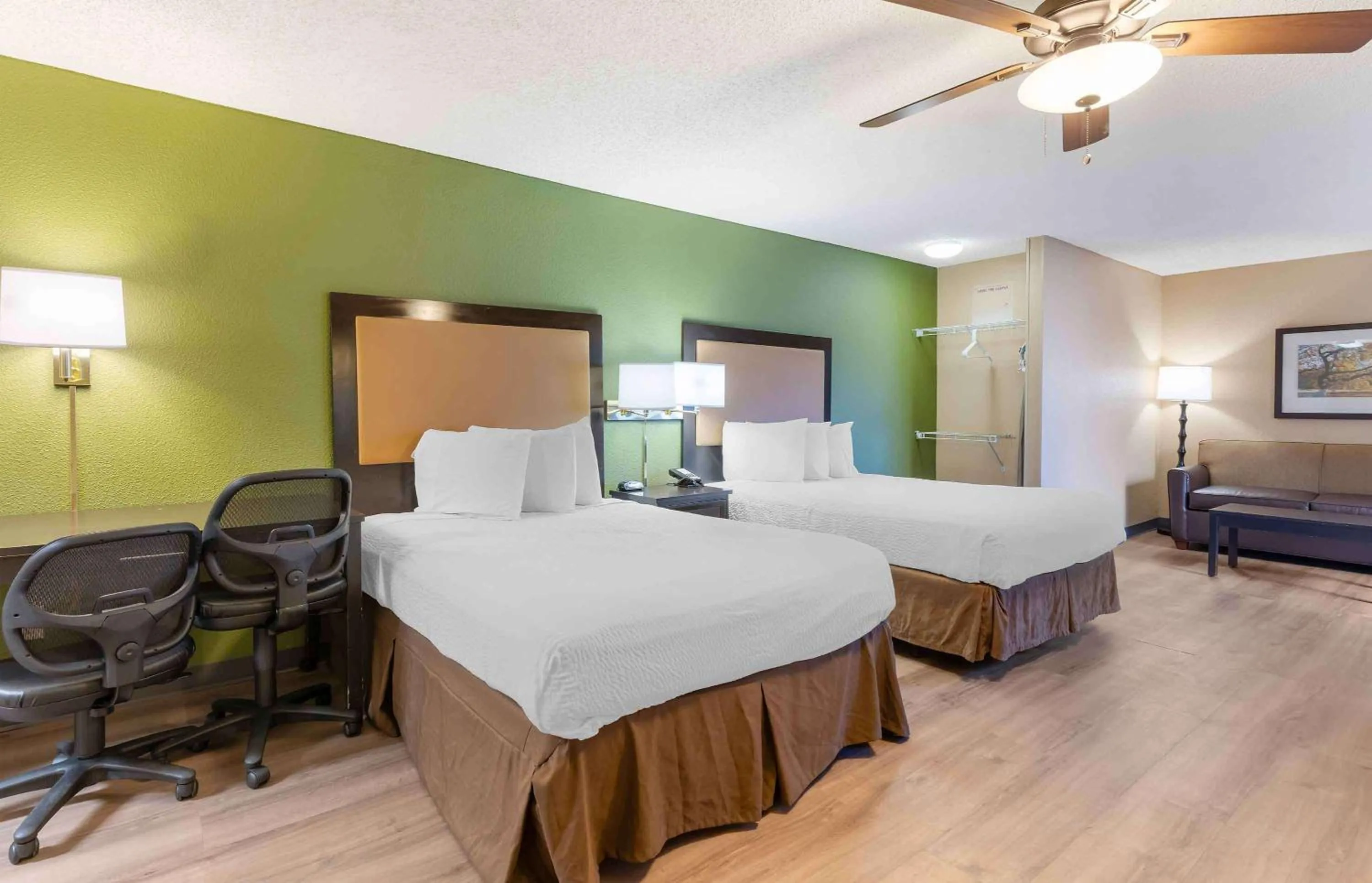 Bedroom, Bed in Extended Stay America Suites - Sacramento - Vacaville