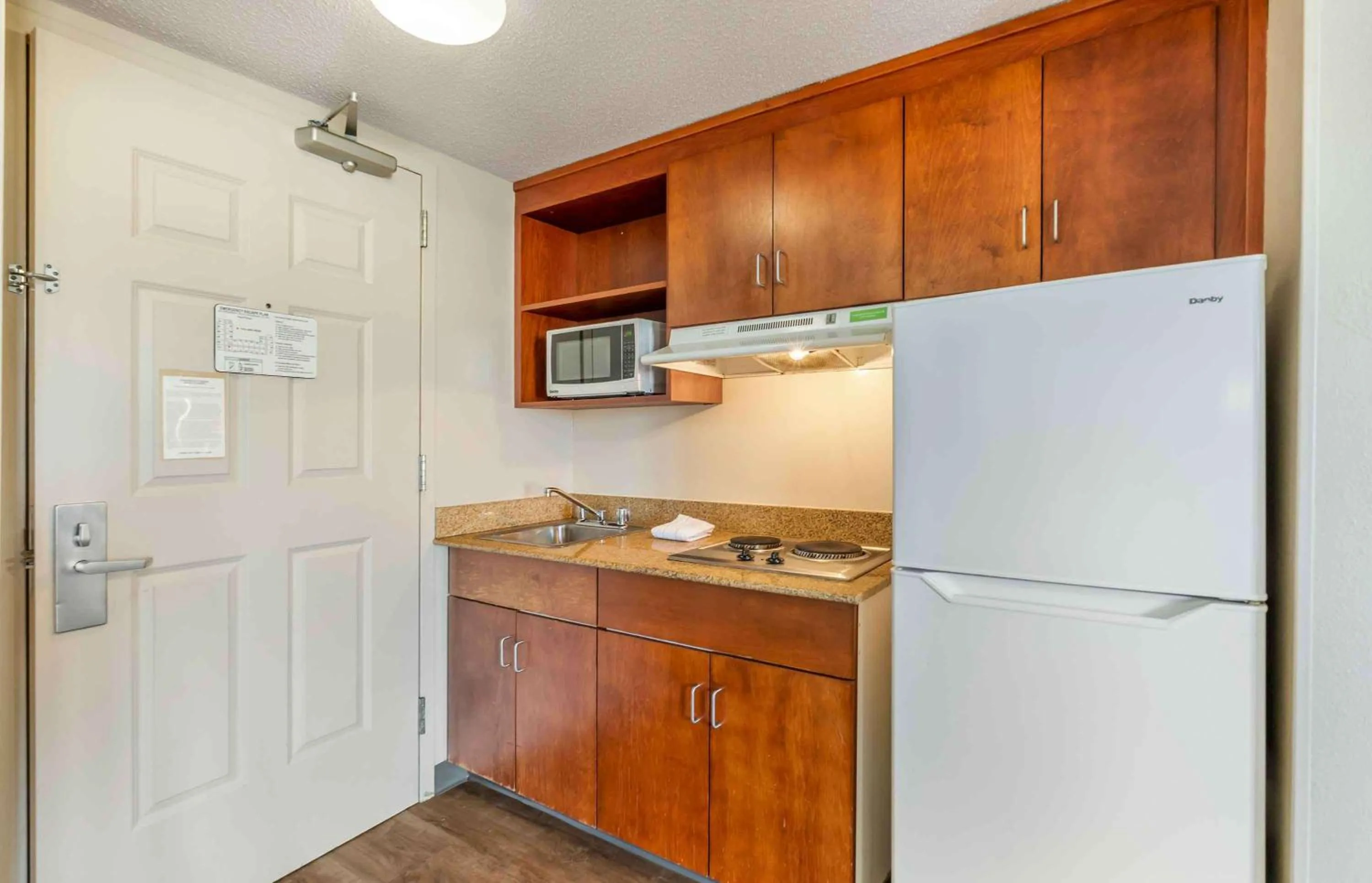 Bedroom in Extended Stay America Suites - Chesapeake - Greenbrier Circle