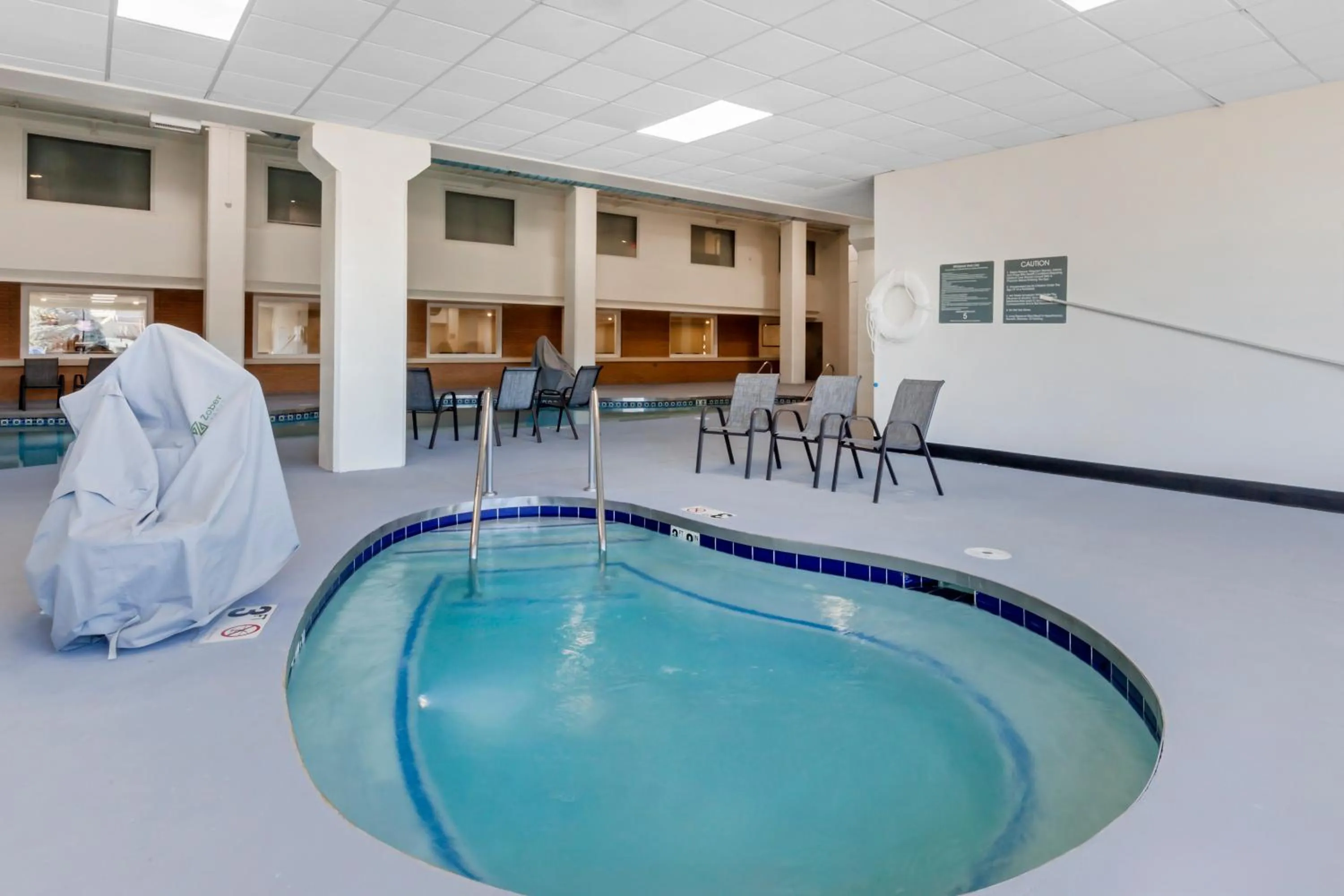 Hot Tub in Comfort Inn & Suites Beaver Dam