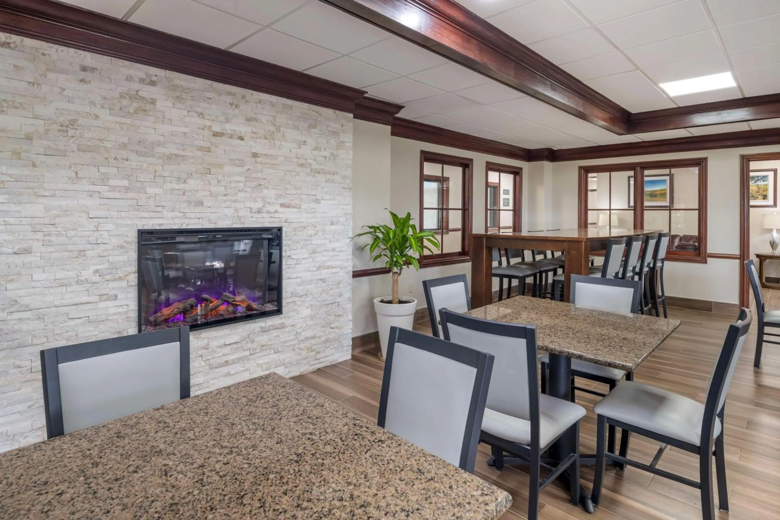 Breakfast in Best Western Mason Inn