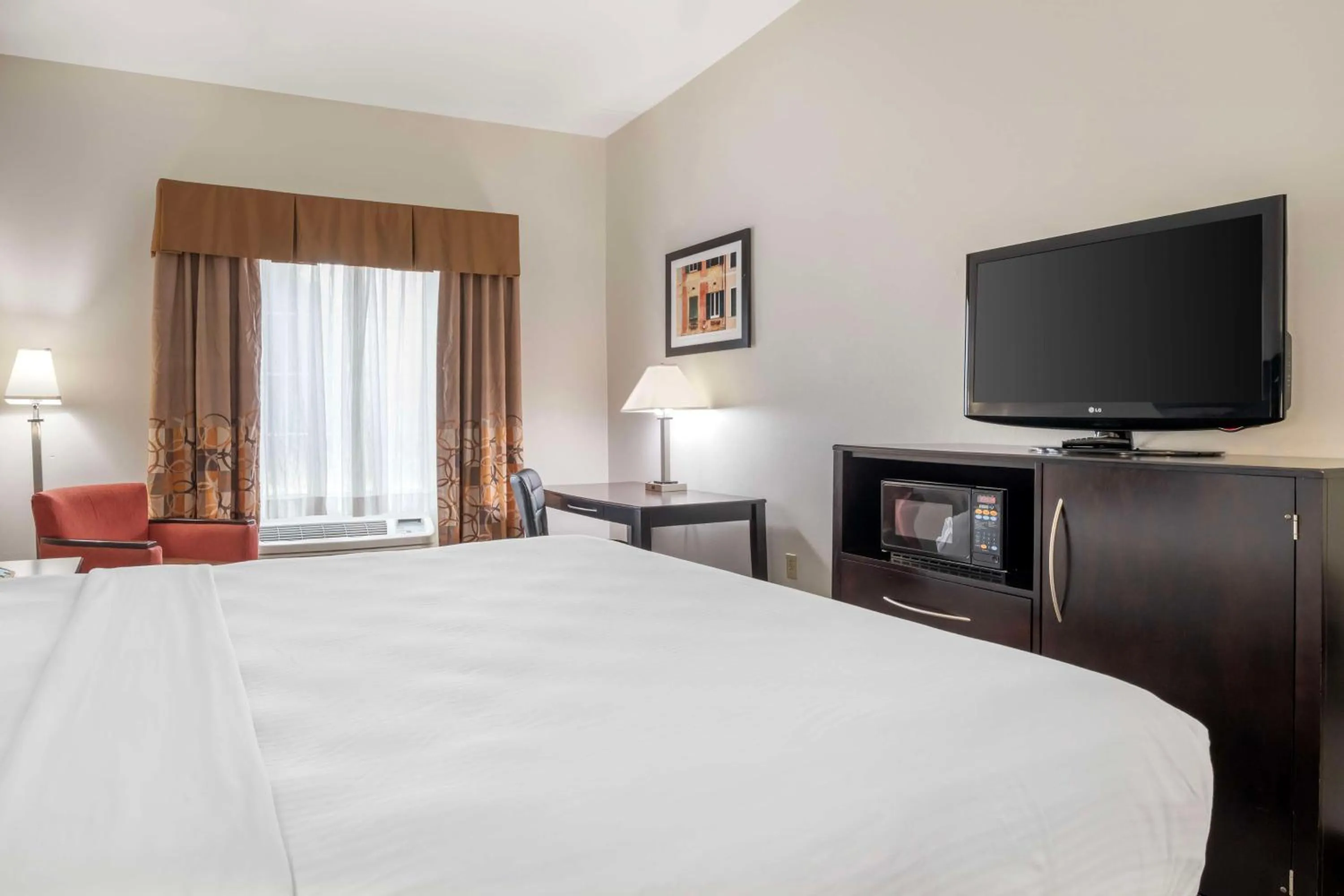 Bedroom, Bed in Best Western Mason Inn