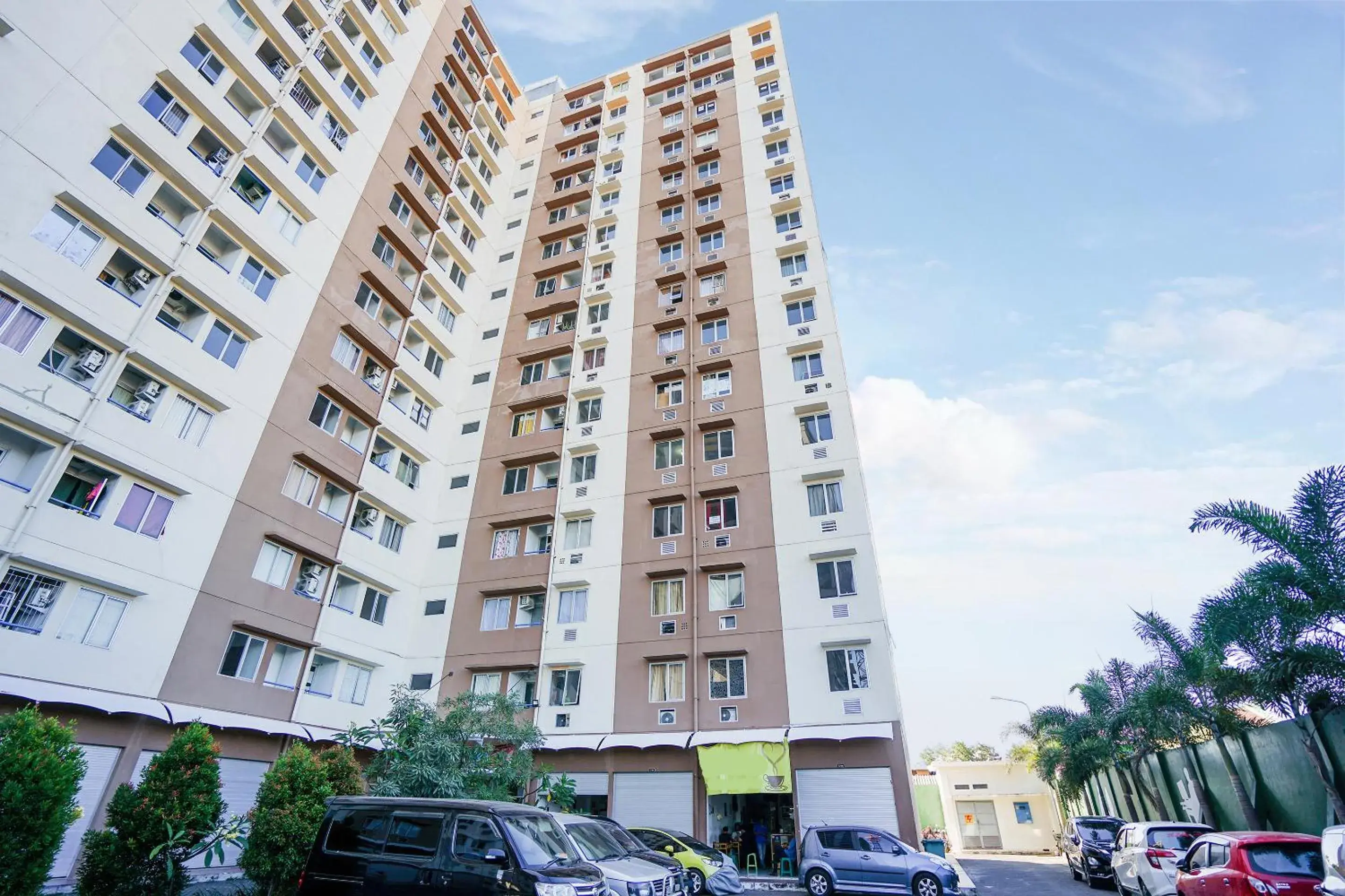 OYO 91964 Menara Rungkut Surabaya OYO 91964 Menara Rungkut Surabaya