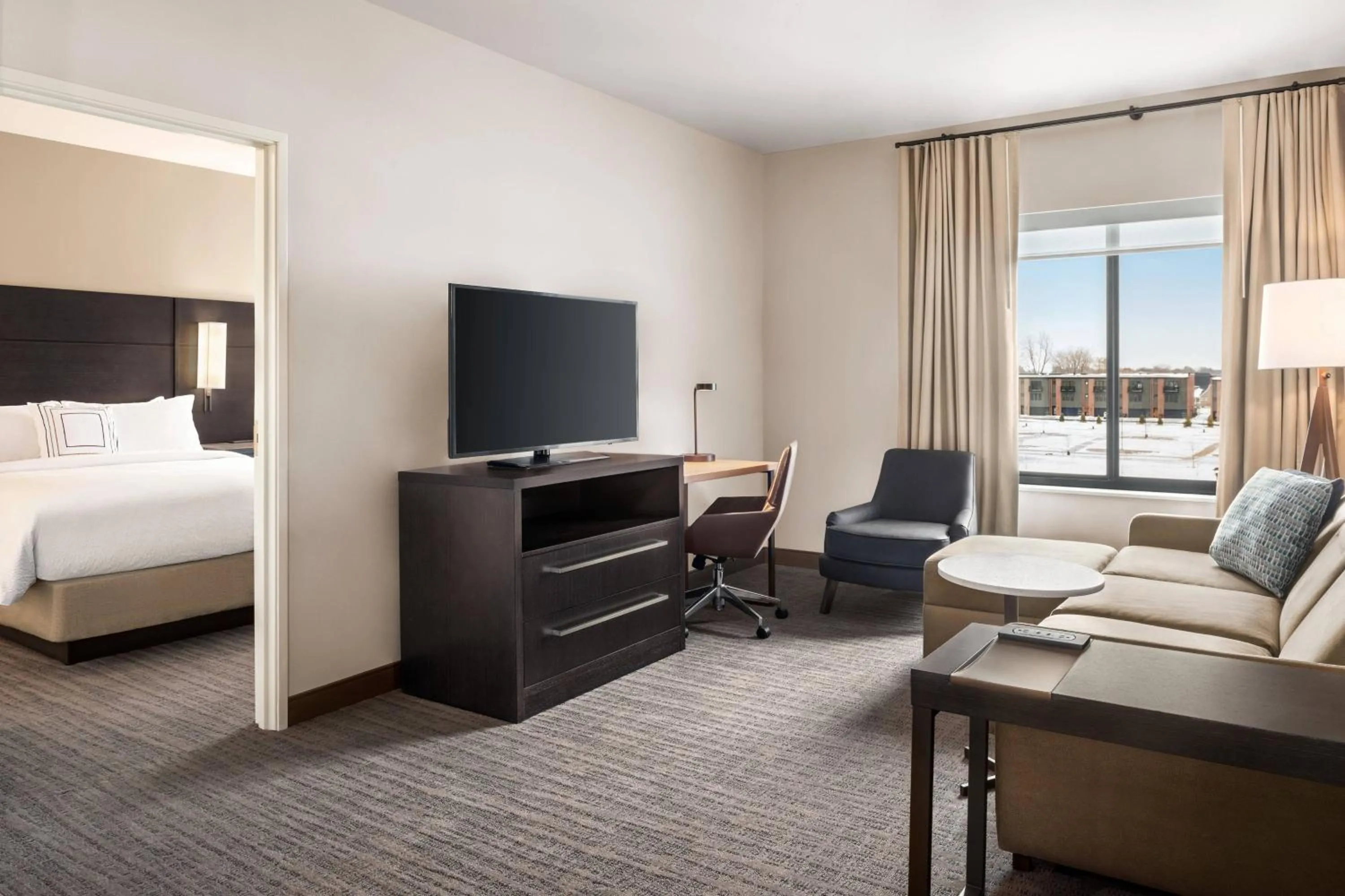 Living room, Bed in Residence Inn by Marriott Des Moines Ankeny