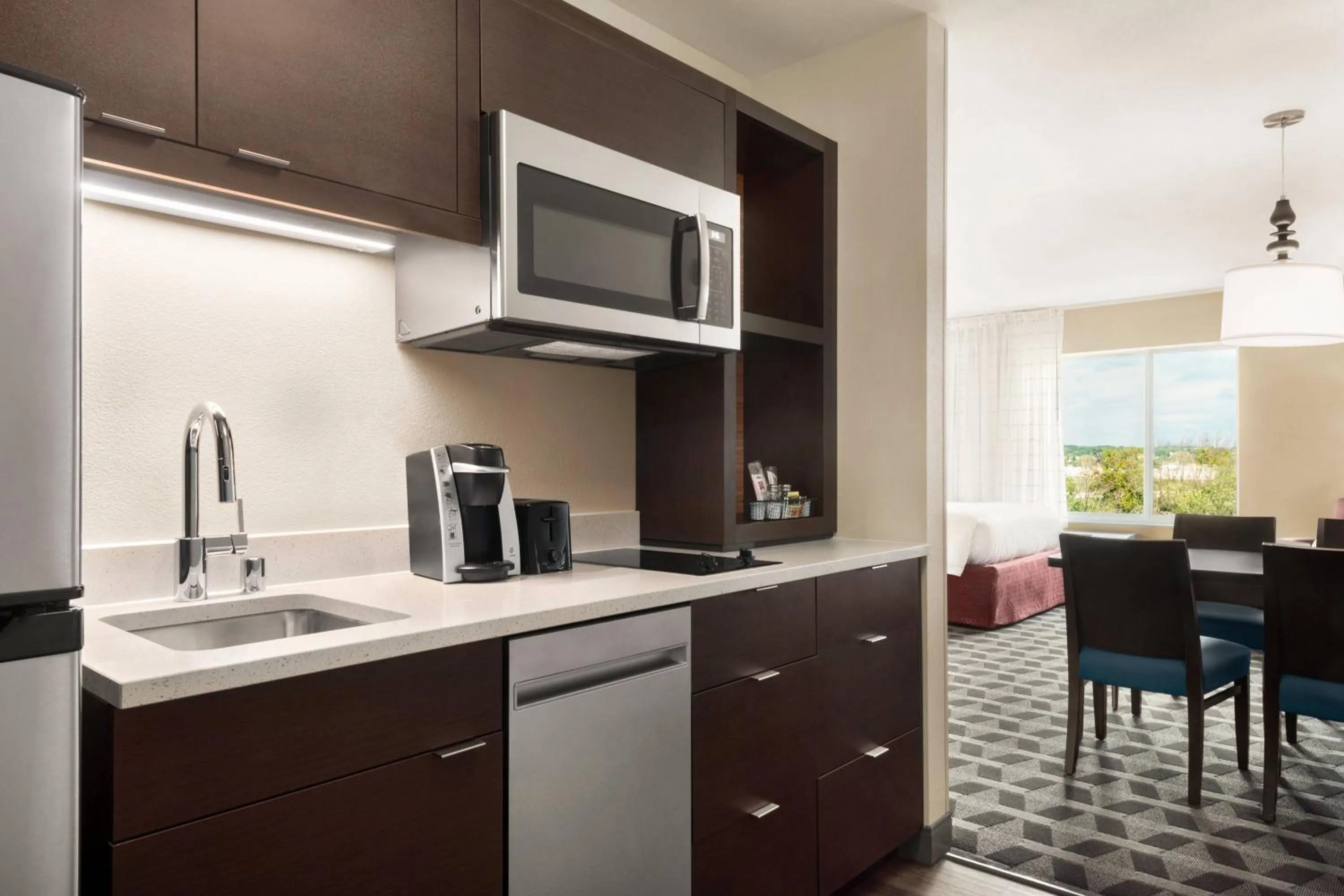 Kitchen or kitchenette in TownePlace Suites by Marriott Janesville