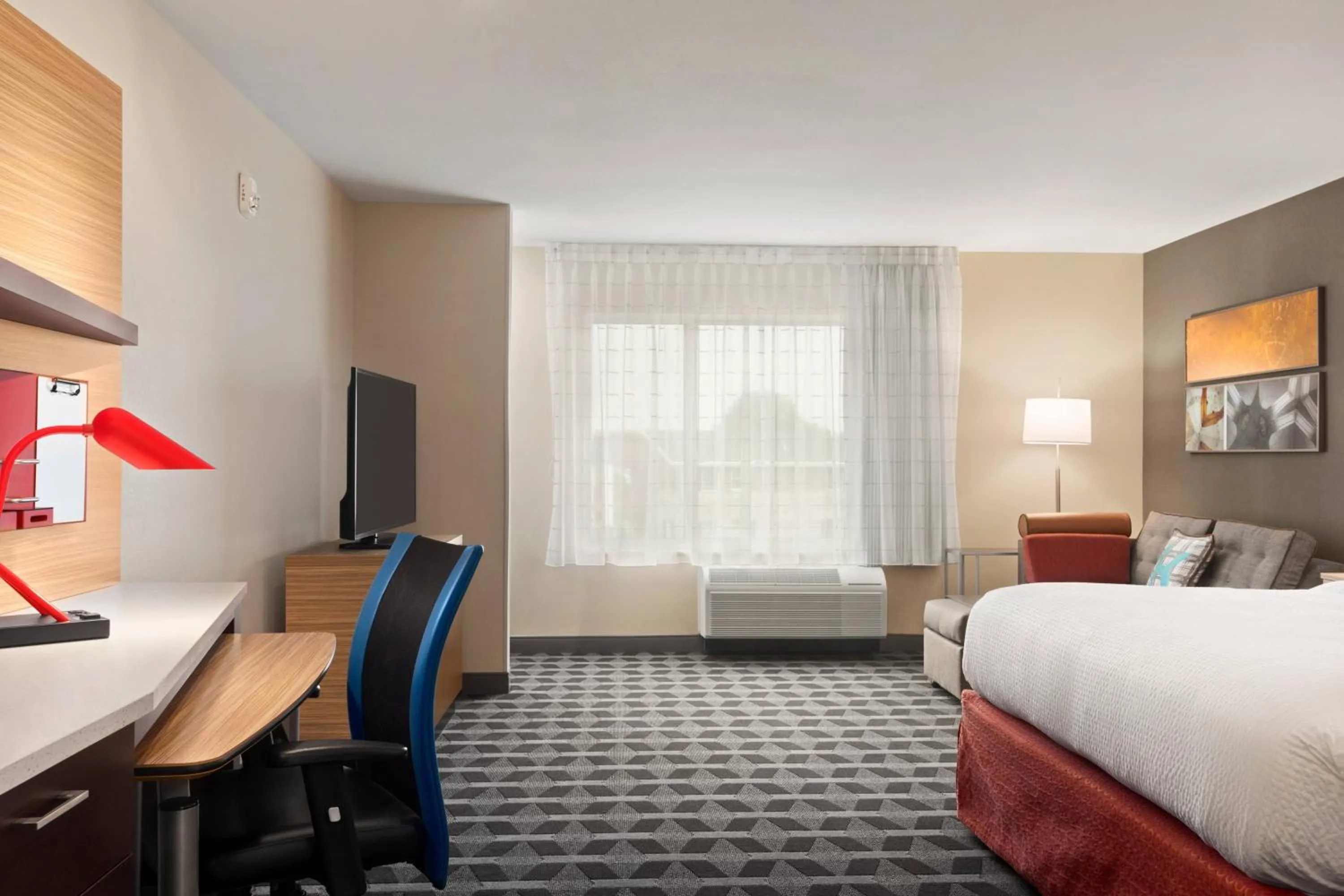 Photo of the whole room, Bed in TownePlace Suites by Marriott Janesville