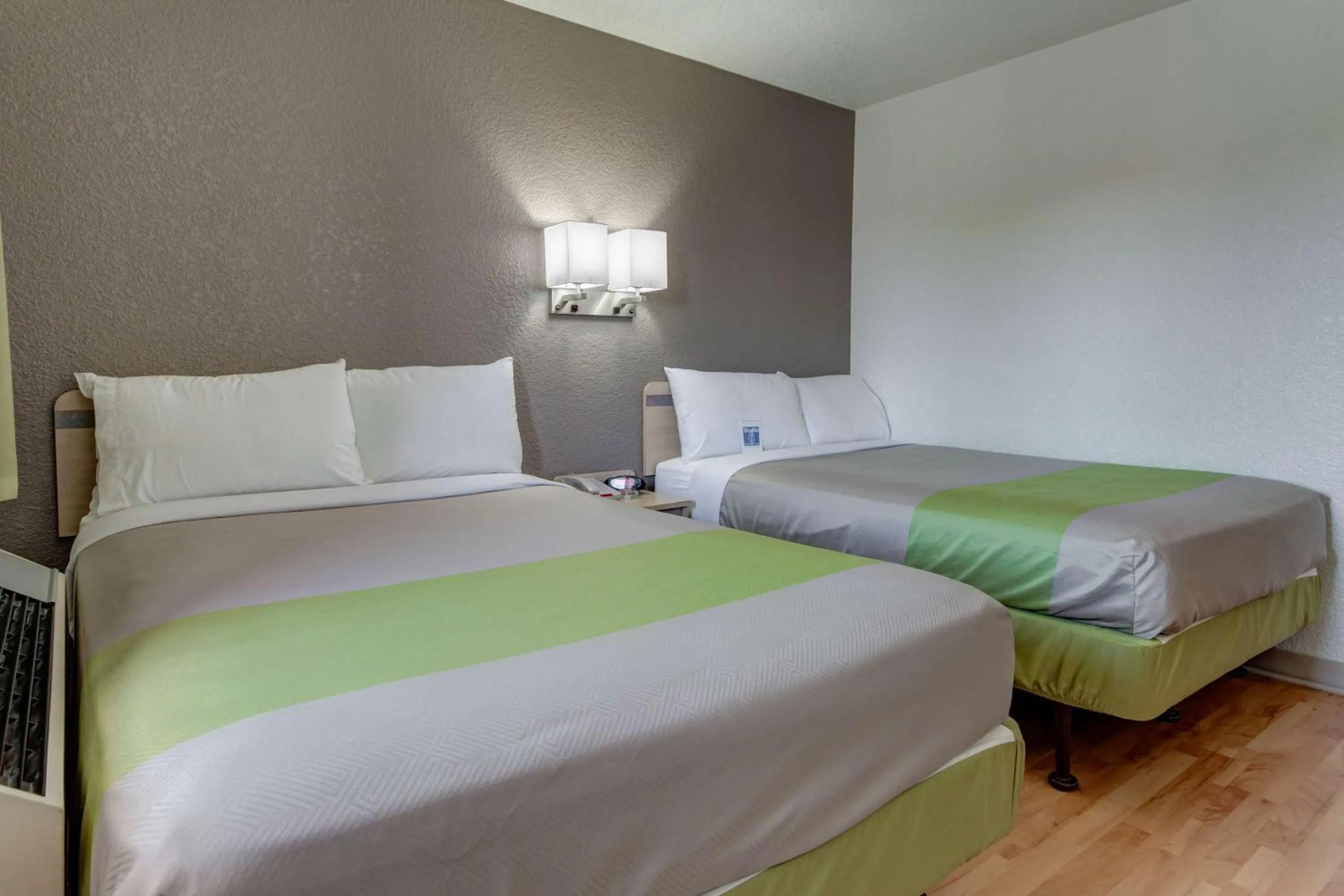 Bedroom, Bed in Studio 6-El Paso, TX - East