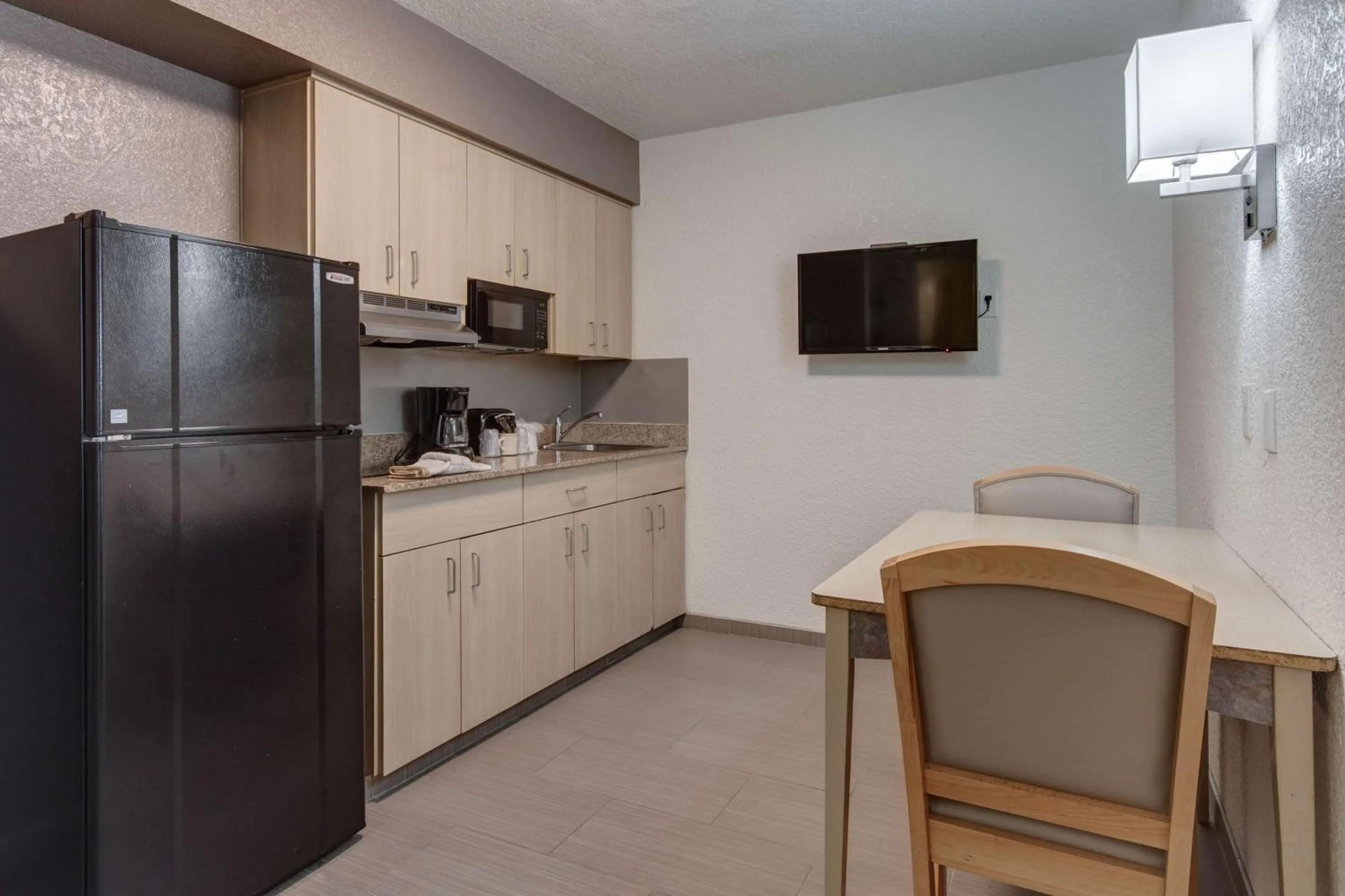 Kitchen or kitchenette in Studio 6-El Paso, TX - East
