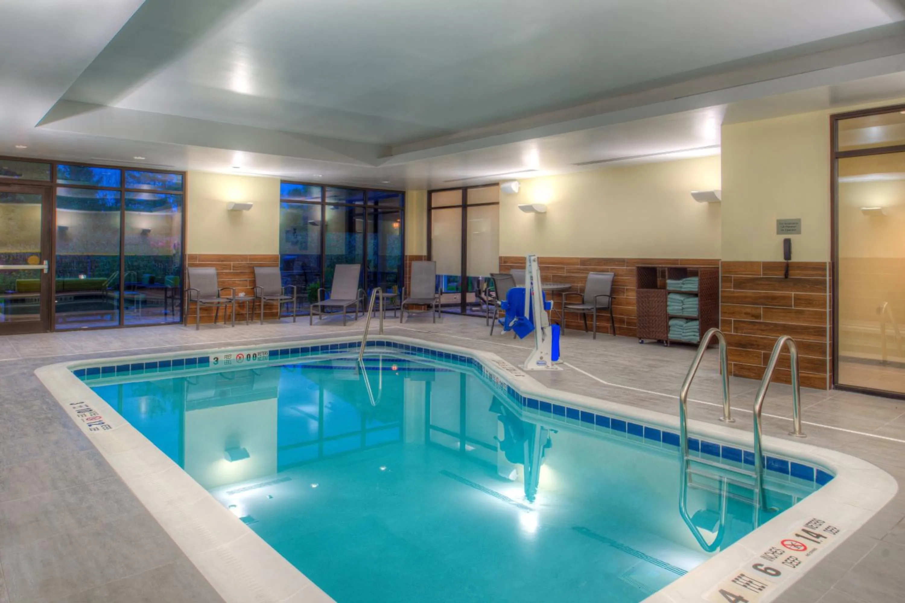Swimming pool in Fairfield Inn & Suites by Marriott Canton