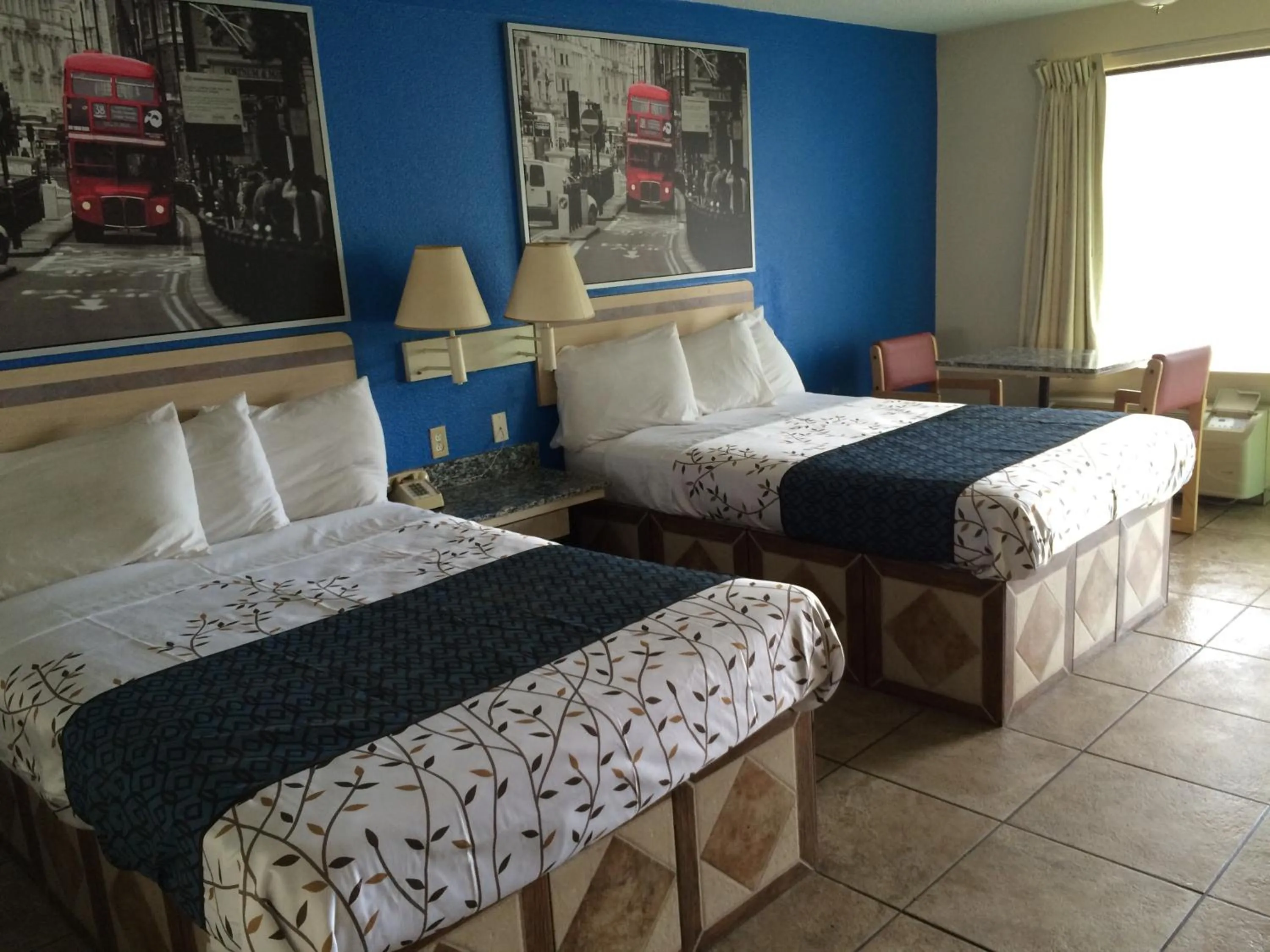 Bed in Americas Best Value Inn Beaumont