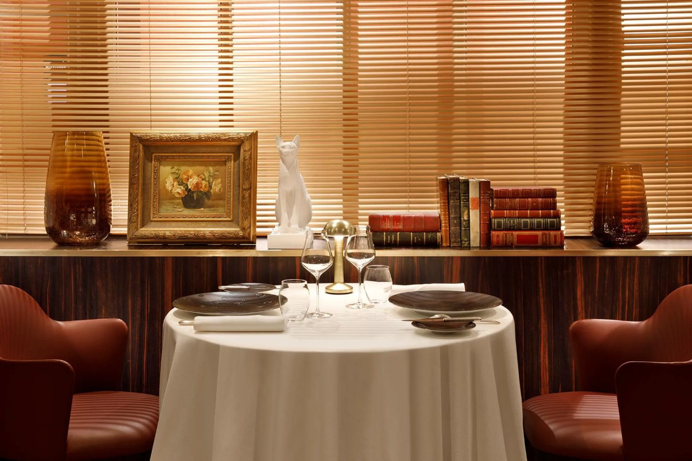 Restaurant/places to eat in Hôtel Barrière Le Westminster