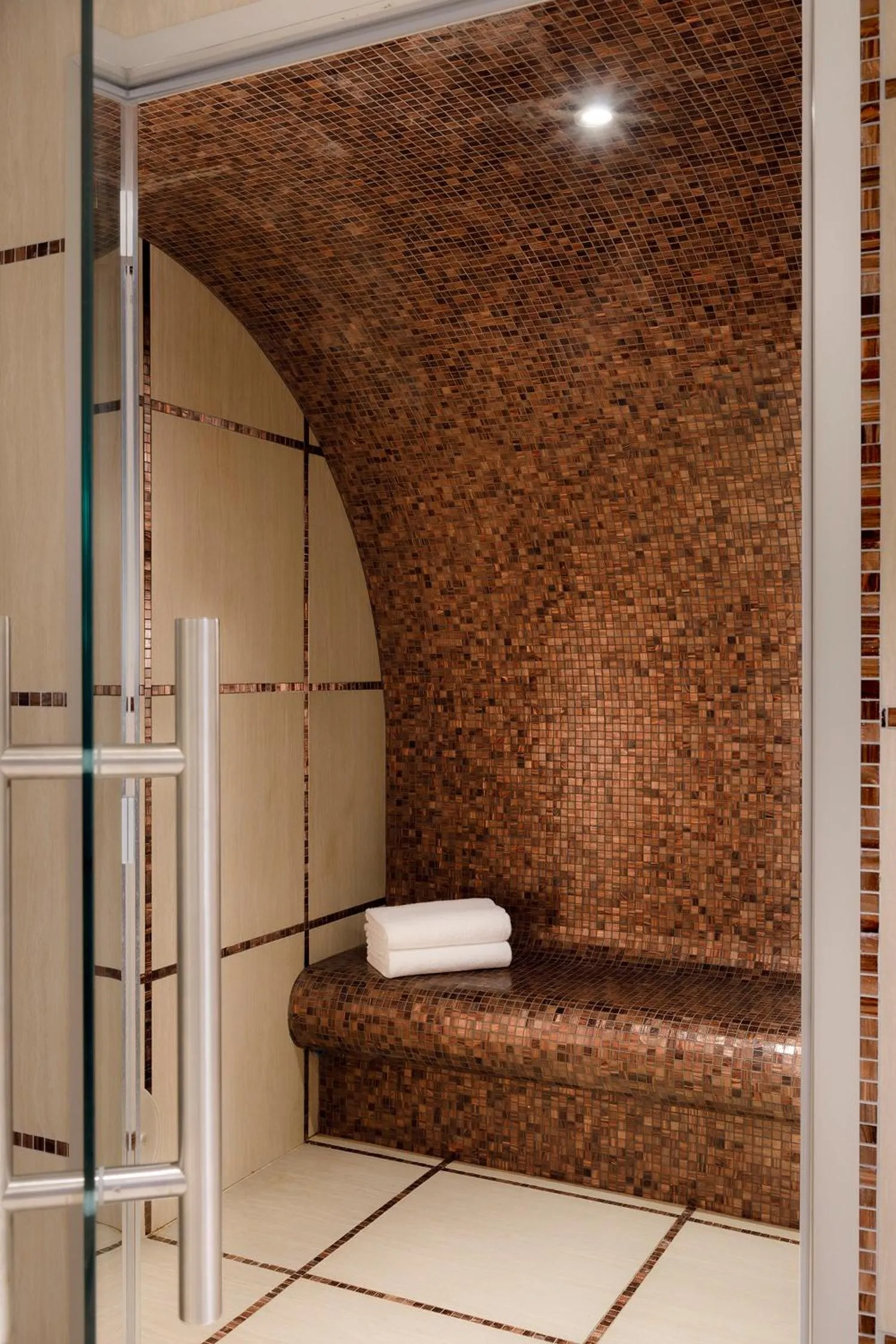 Steam room in Hôtel Barrière Le Westminster