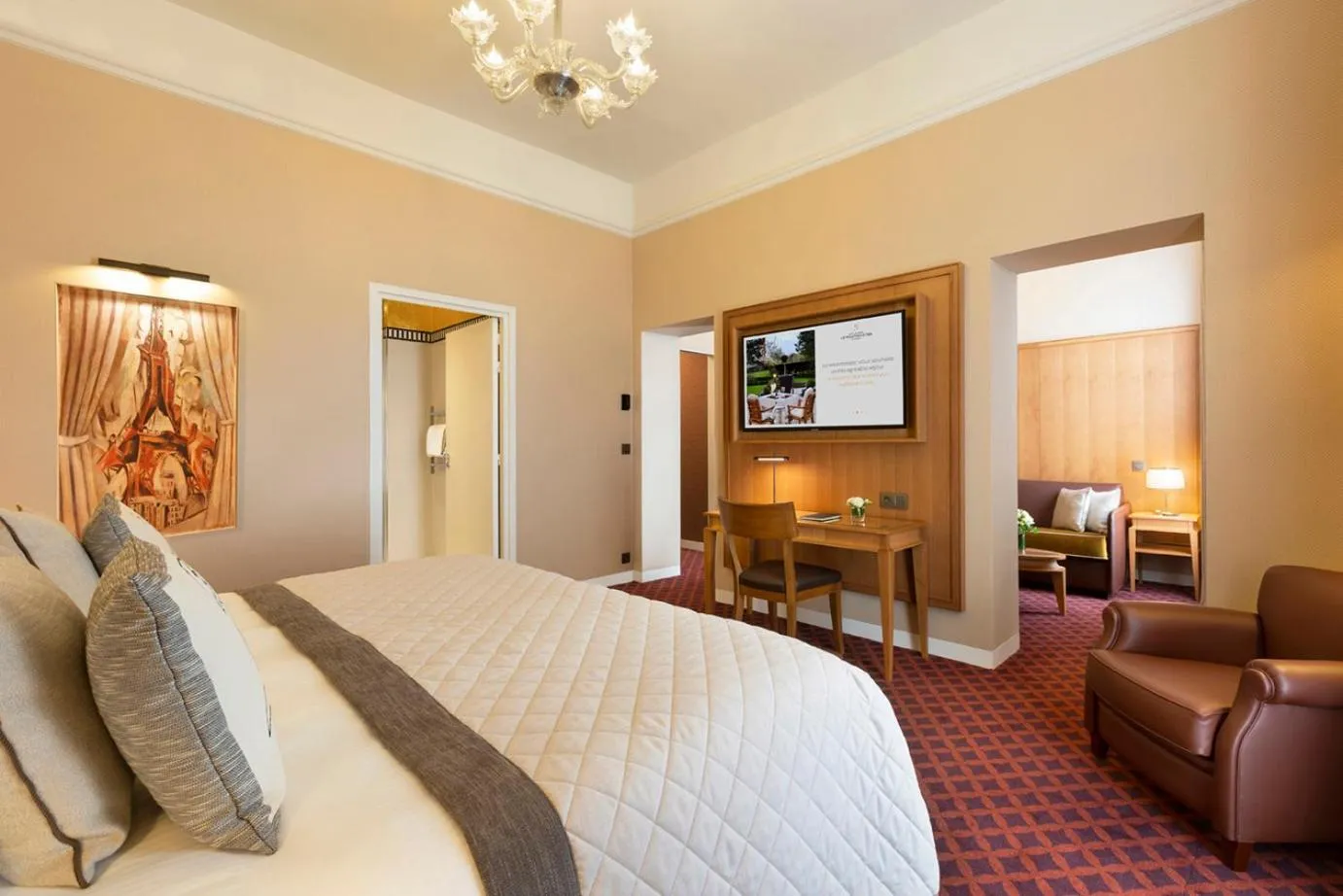 Bed in Hôtel Barrière Le Westminster