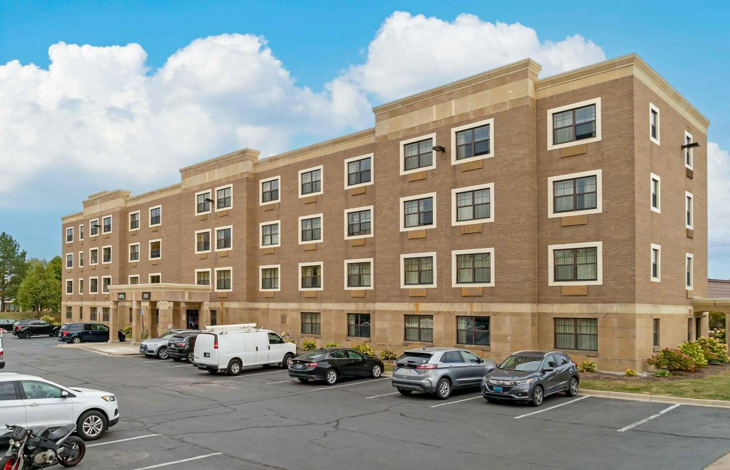 Property building in Extended Stay America Suites - Detroit - Dearborn