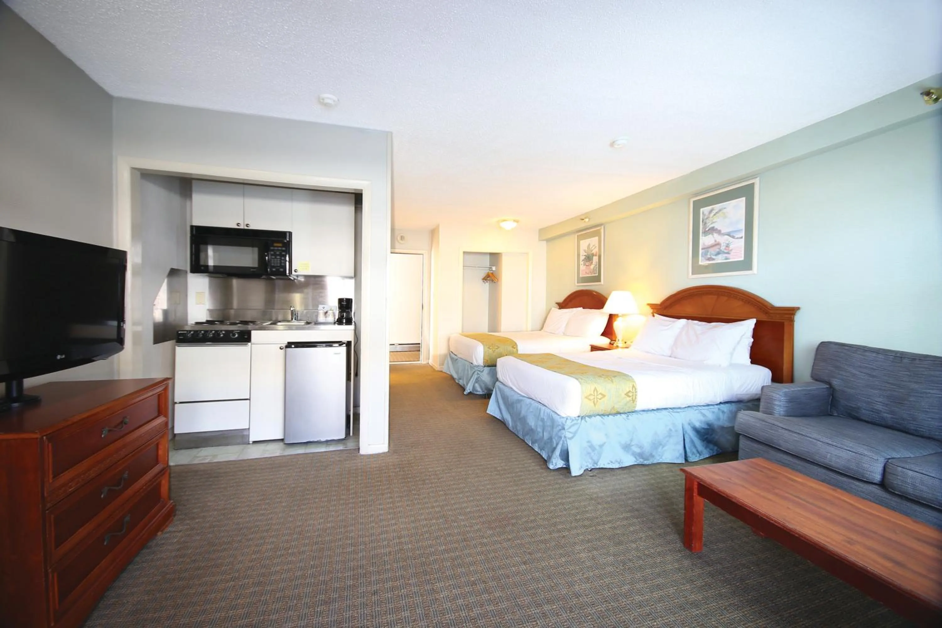Photo of the whole room in Flagship Oceanfront