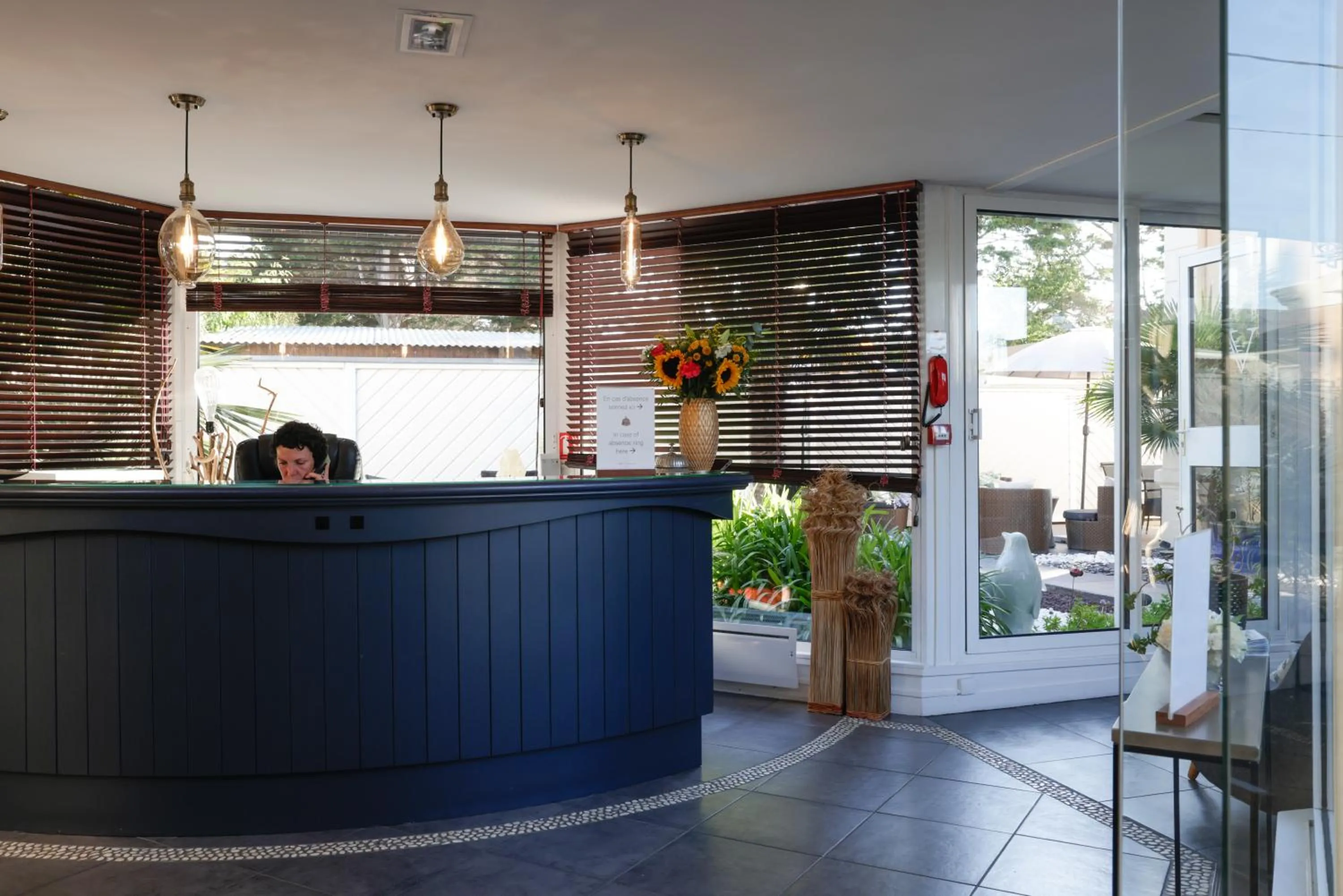 People in Hôtel La Villefromoy