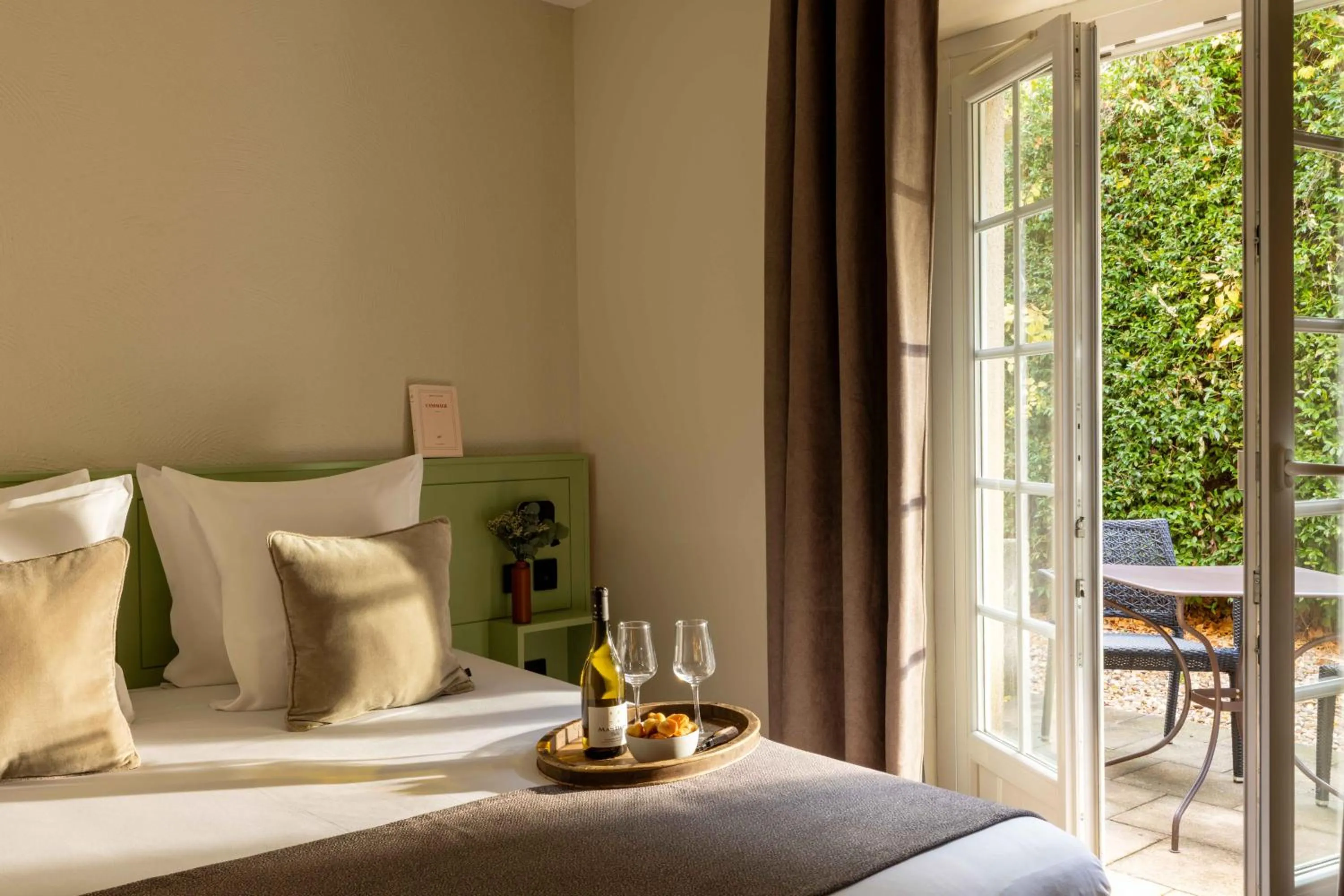 Decorative detail, Bed in Hôtel Le Pré Galoffre