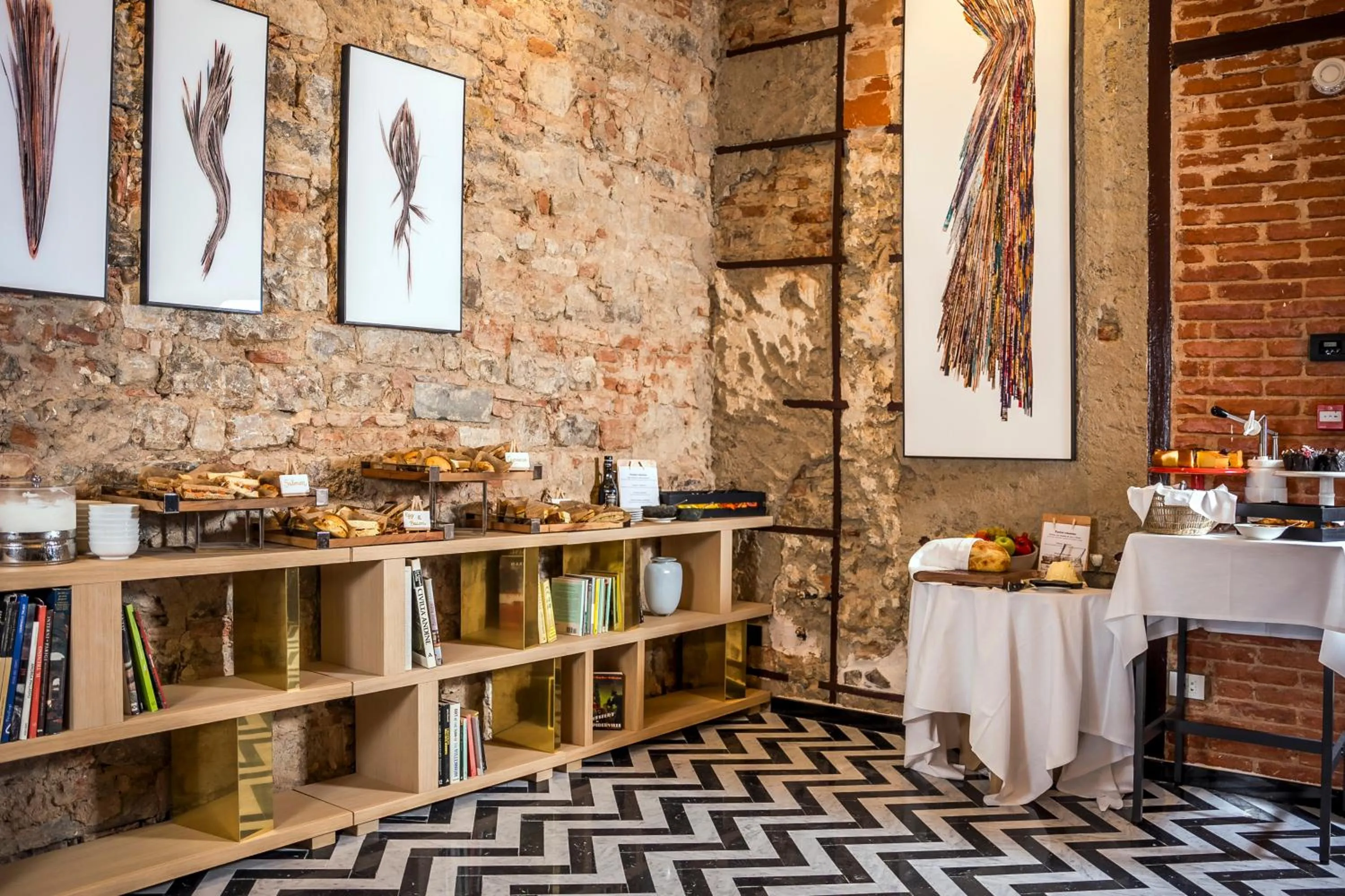 Restaurant/places to eat in Hotel Calimala Florence