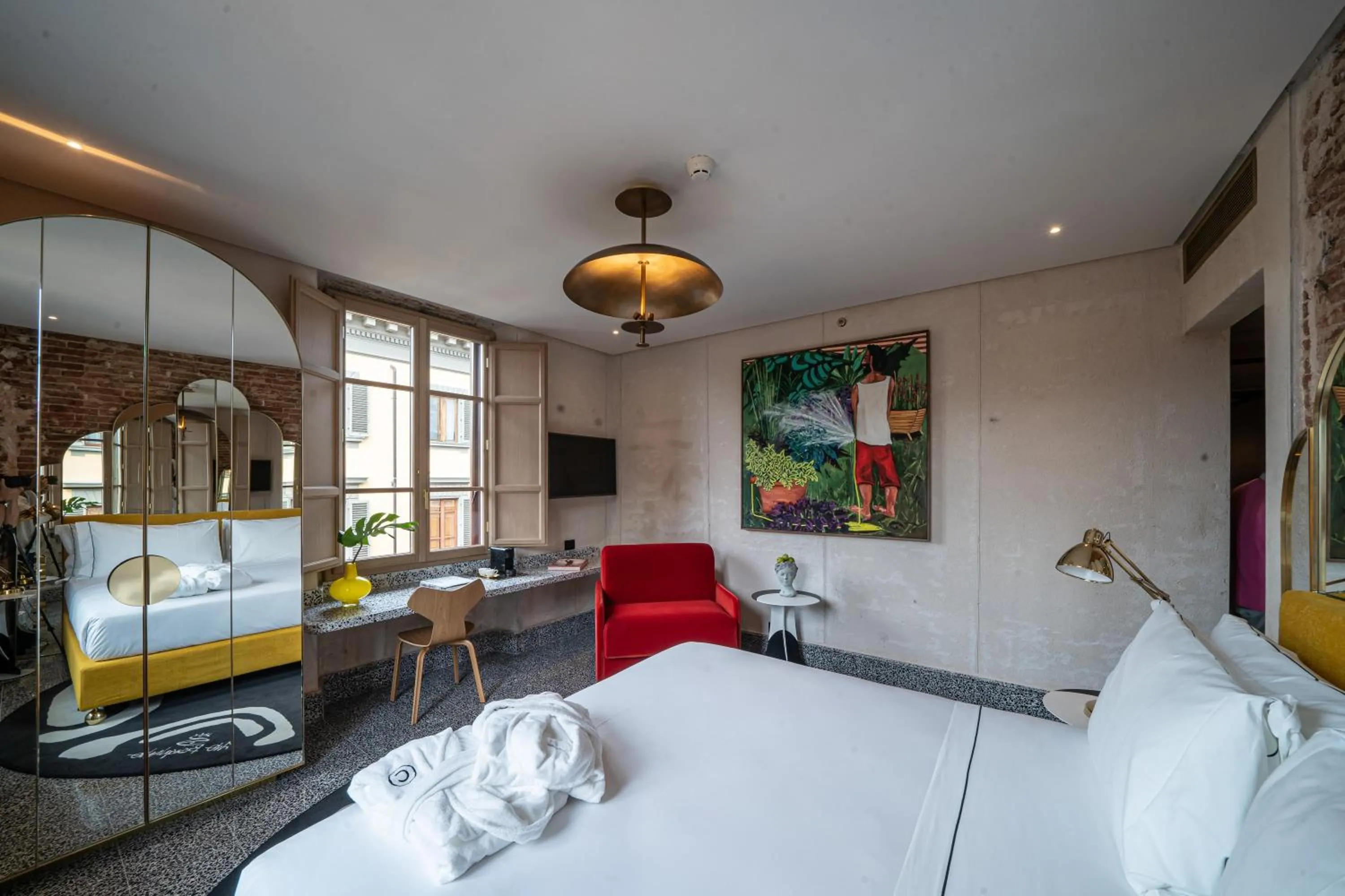 Photo of the whole room, Bed in Hotel Calimala Florence