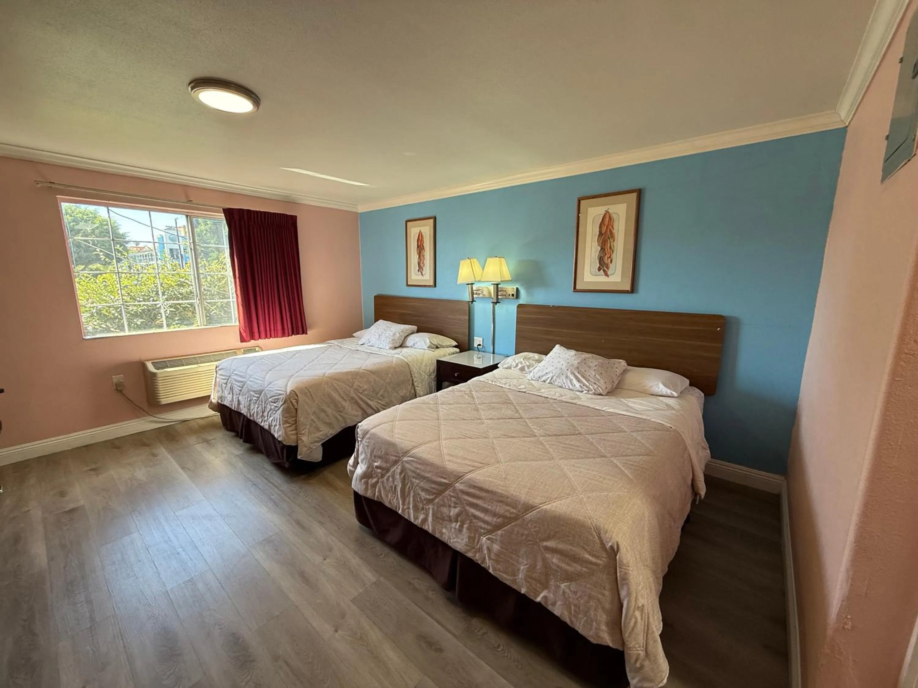 2 Queen Beds Non-Smoking in Travel Inn Downtown LA