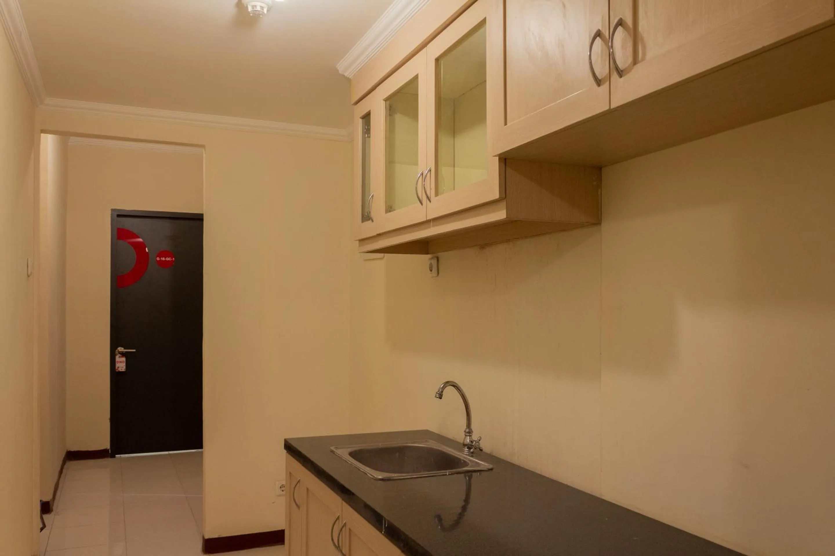 Kitchen or kitchenette, Kitchen/Kitchenette in Collection O 6 Grand Palace Kemayoran