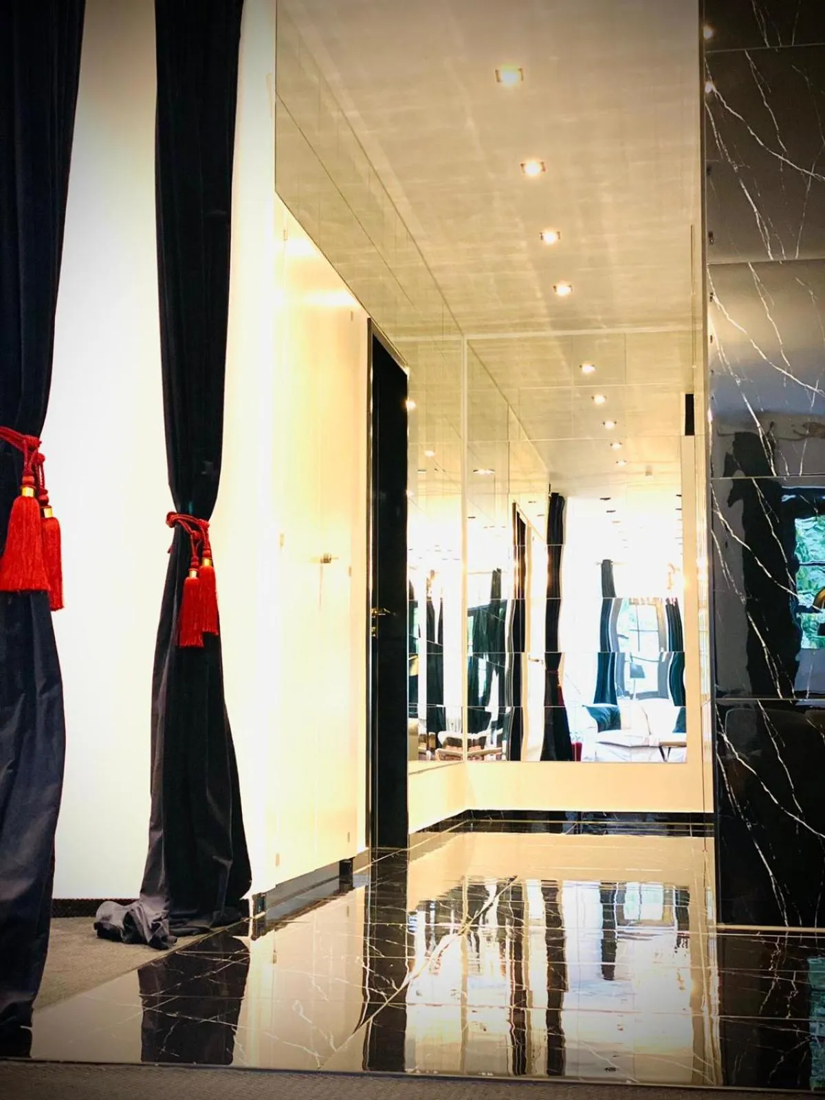 Photo of the whole room in Sleephotels Suite Garde