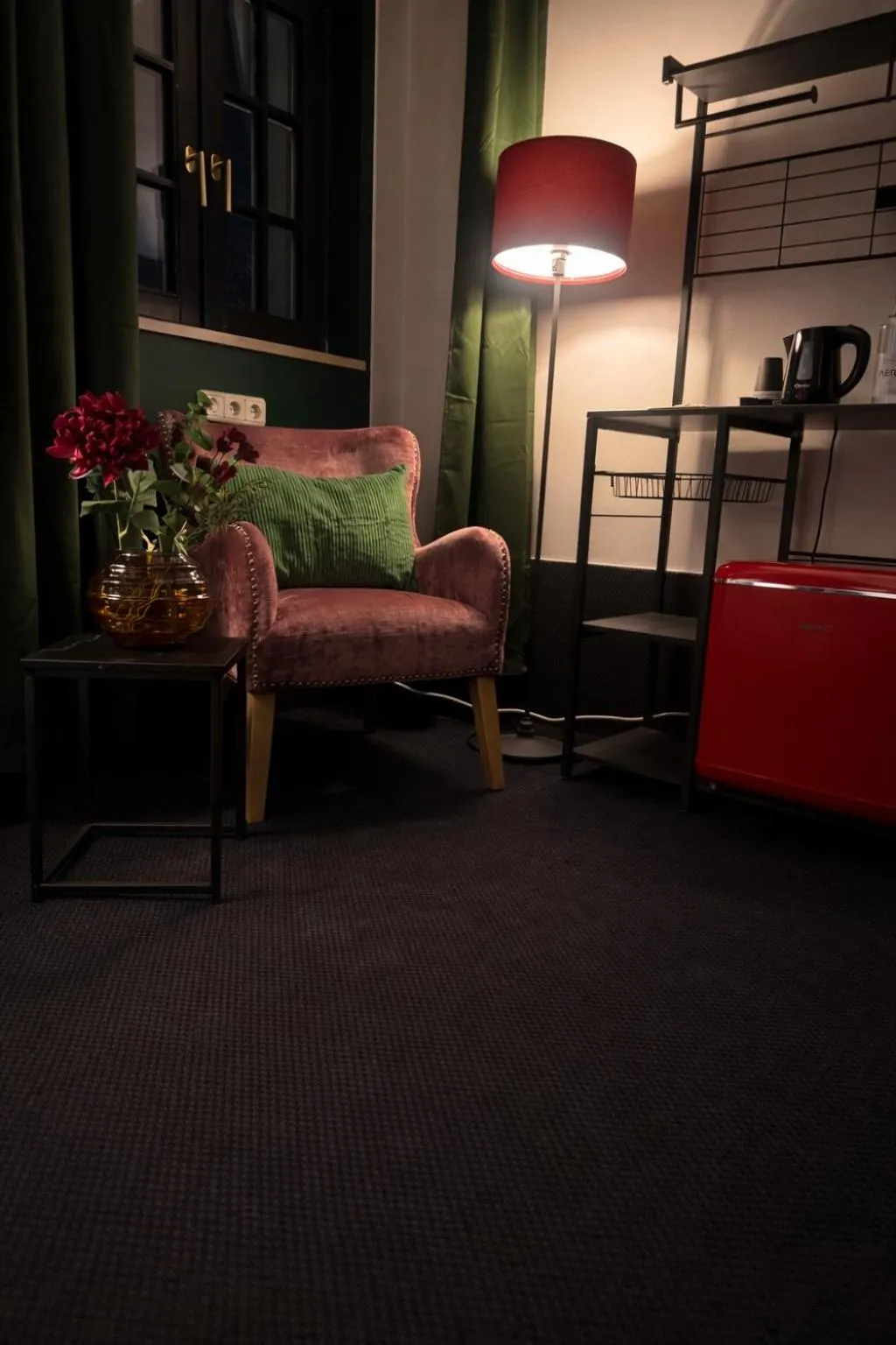 Seating area, Bed in Sleephotels Suite Garde