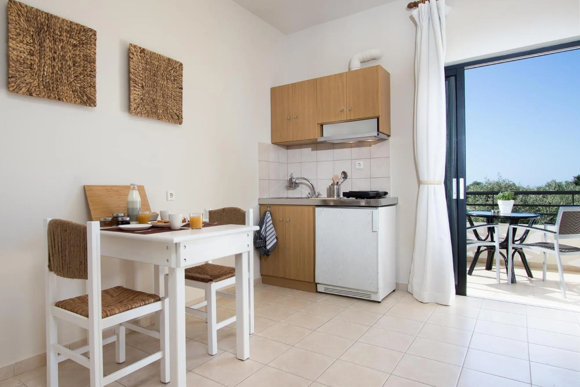 Kitchen or kitchenette in Kanso Rooms