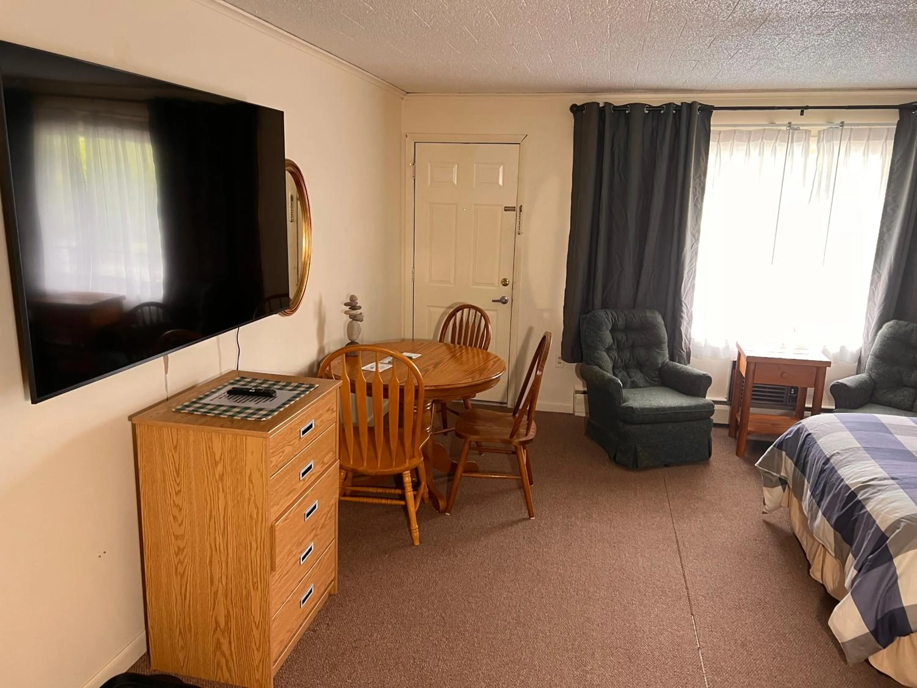Seating area in Ledge Rock at Whiteface
