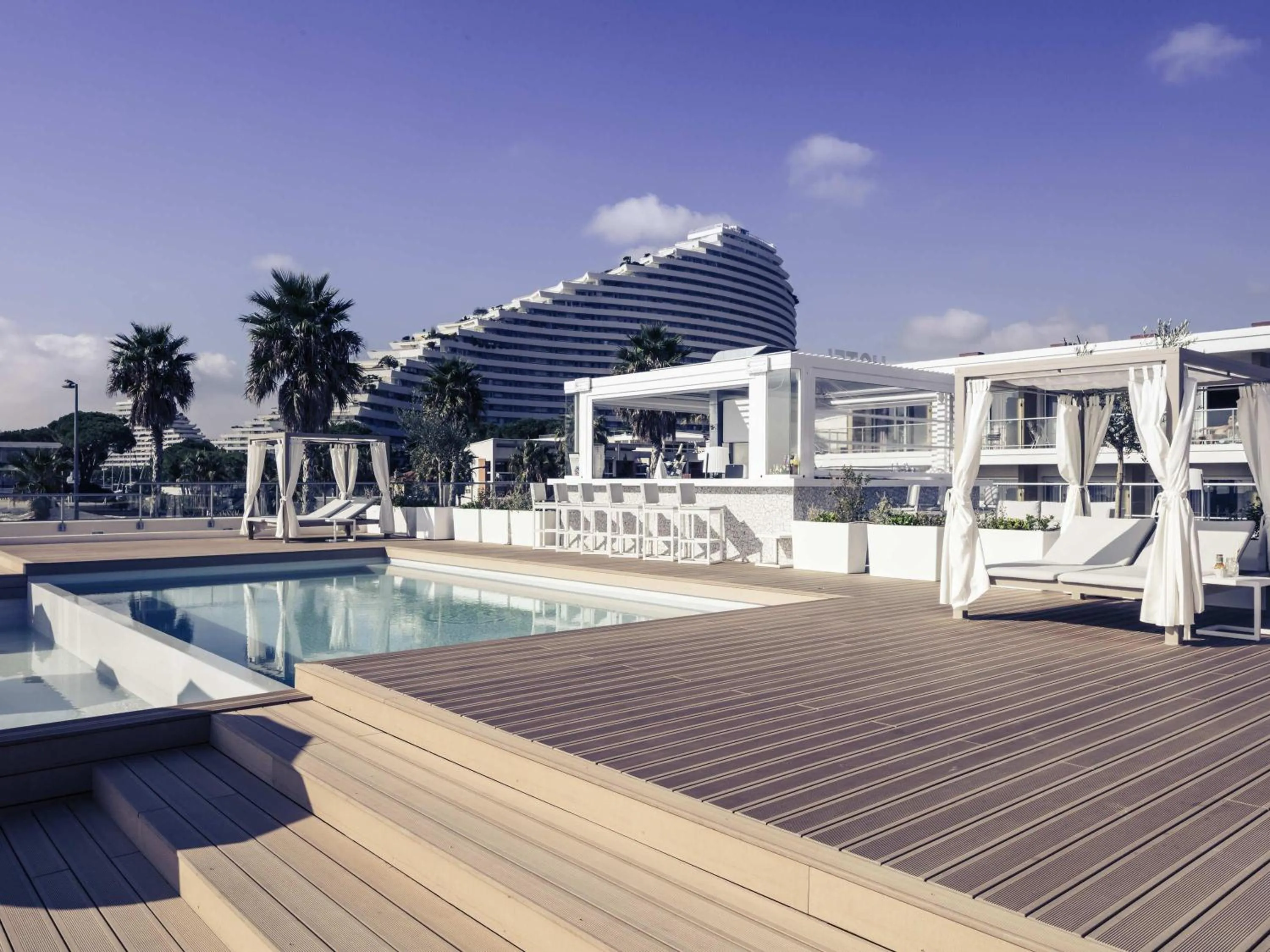 Lounge or bar in Mercure Villeneuve Loubet Plage
