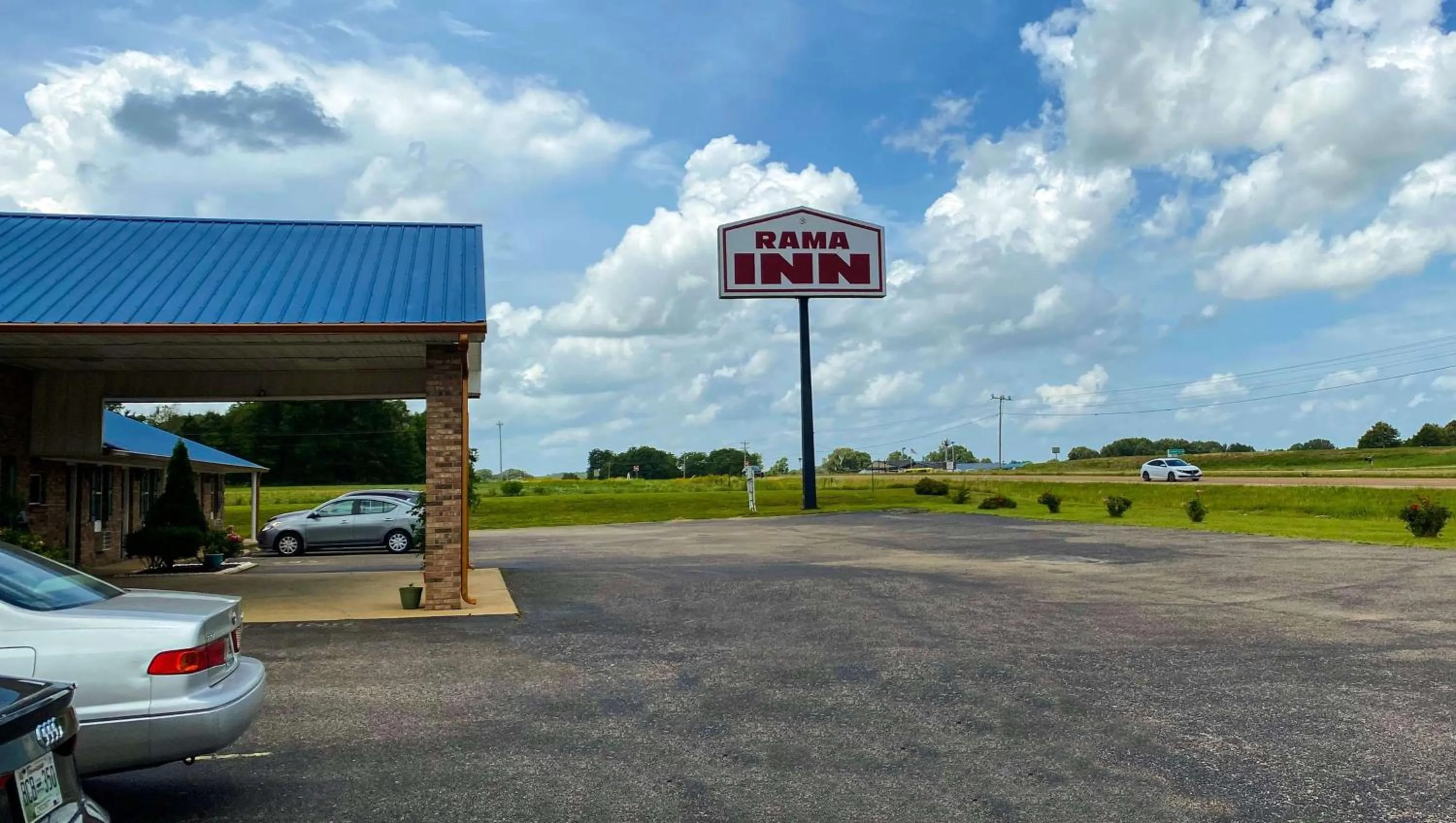 Property building in Rama Inn Bells - Jackson West Hwy 412