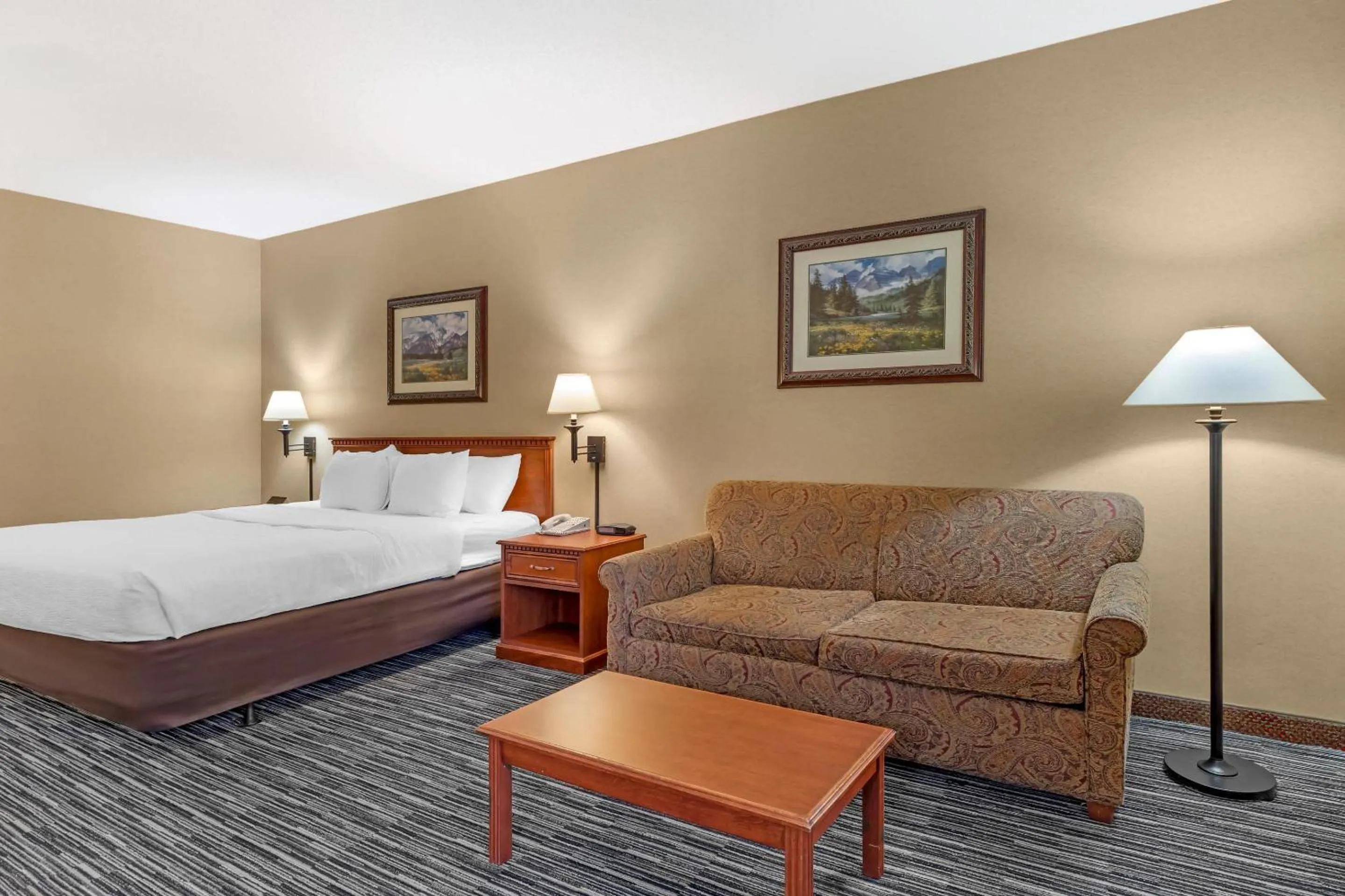 Bedroom, Bed in Quality Inn & Suites Wellington - Fort Collins