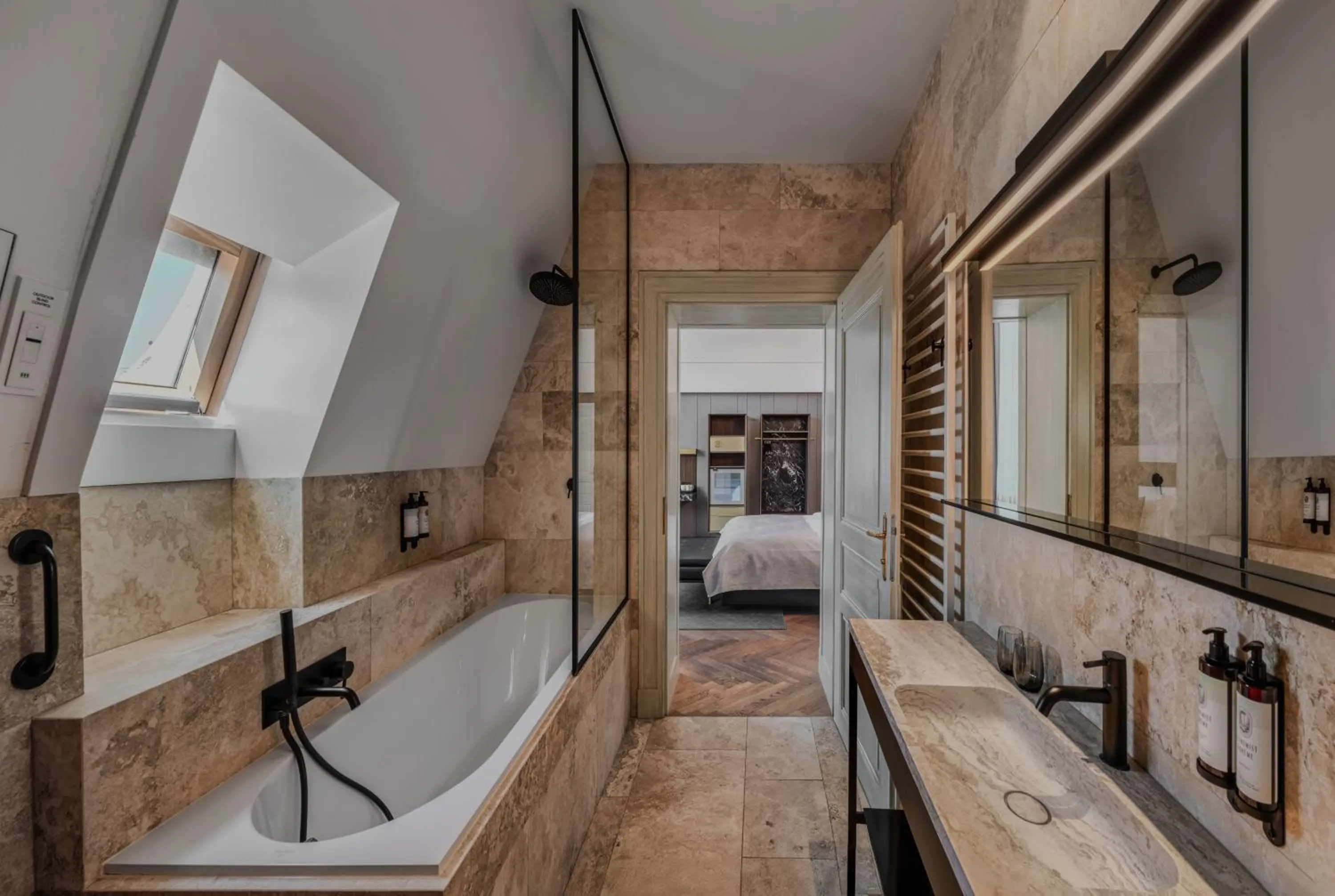 Bathroom in Mottl House by Adrez