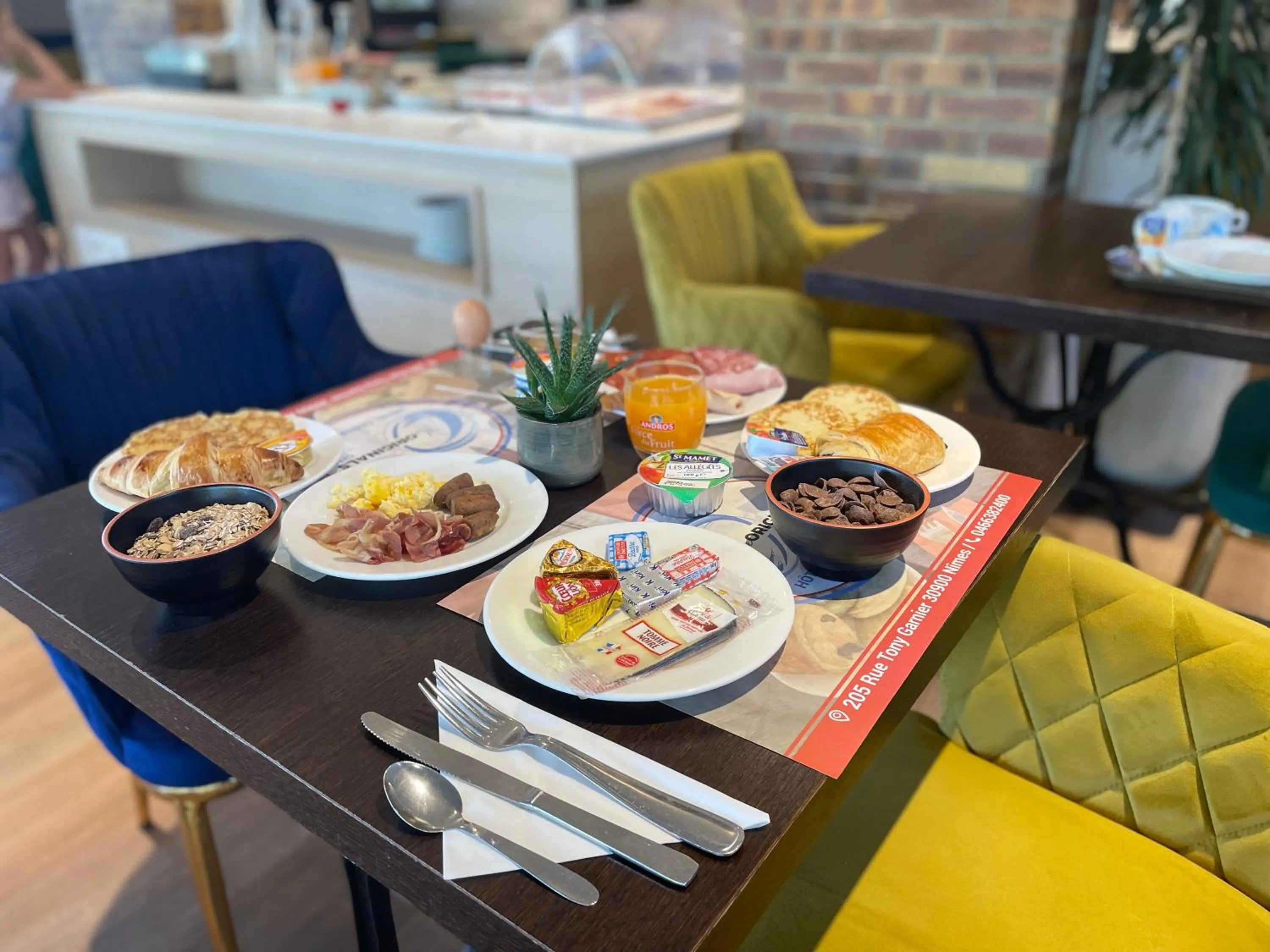 Breakfast in The Originals City, Hôtel Nîmes Costières