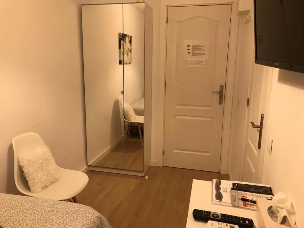 Photo of the whole room in ViNALUX