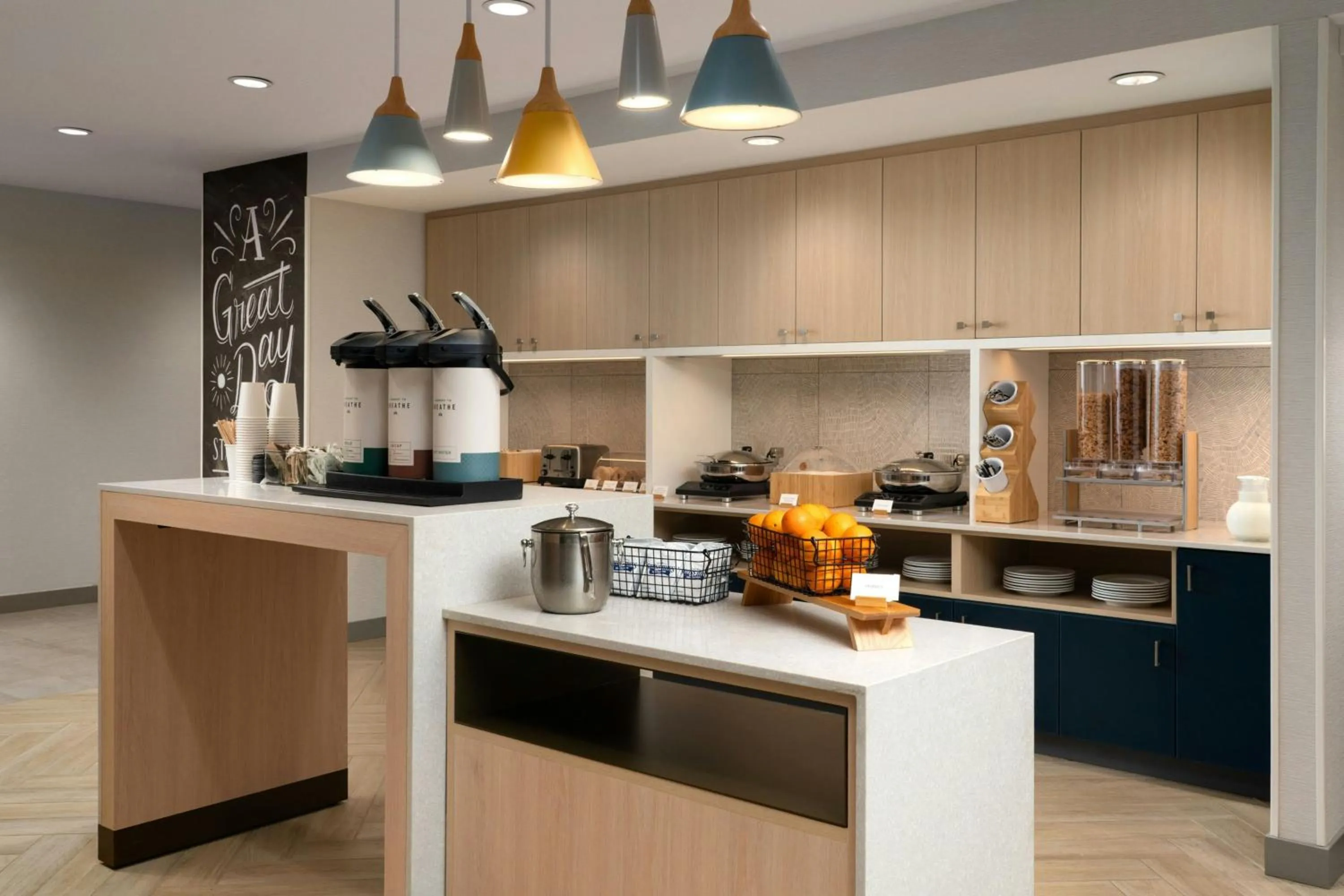 Breakfast in TownePlace Suites by Marriott Allentown West