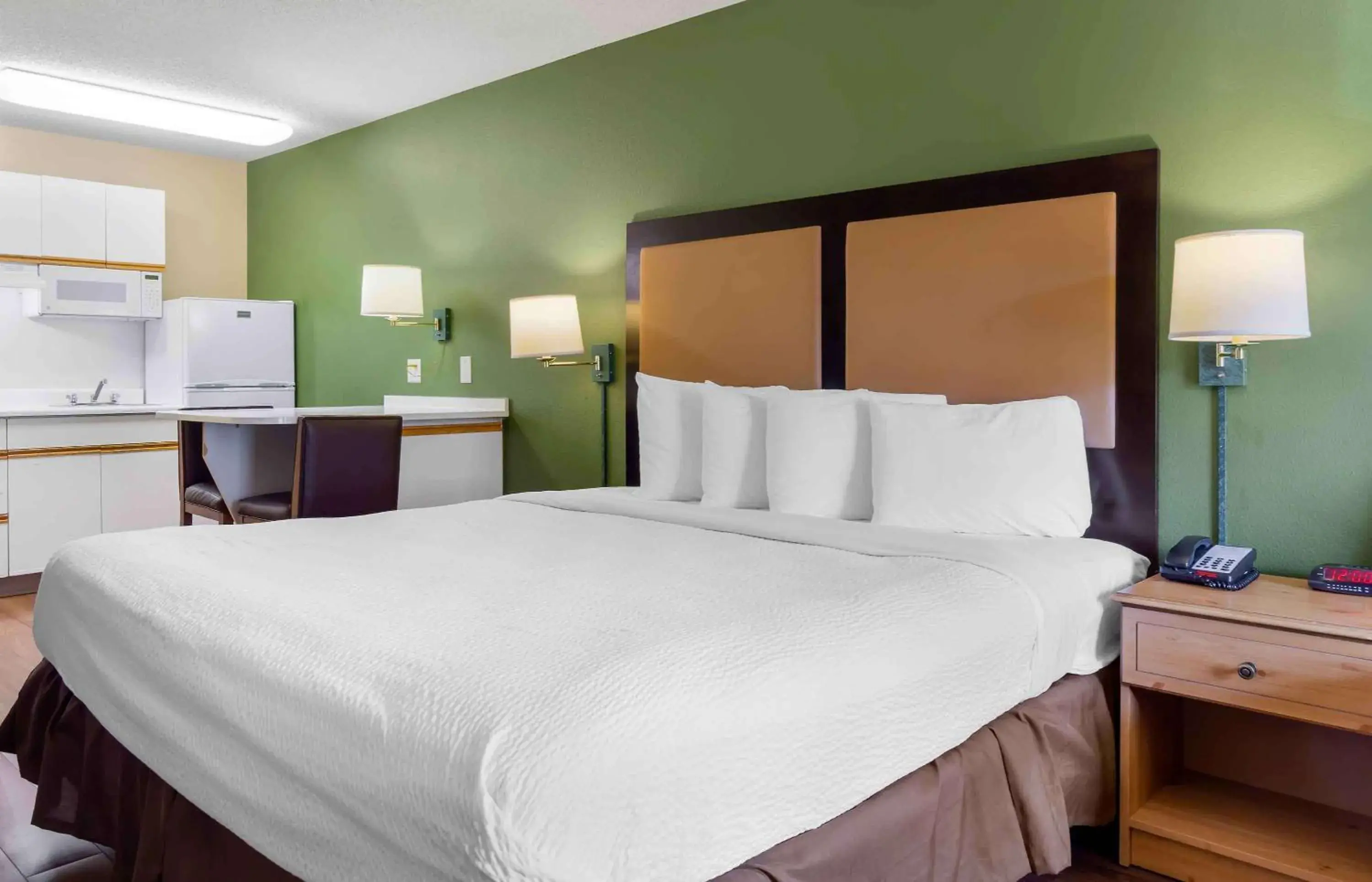 Deluxe Studio with 1 King Bed - Non-Smoking in Extended Stay America Suites - Seattle - Southcenter Deluxe Studio with 1 King Bed - Non-Smoking in Extended Stay America Suites - Seattle - Southcenter