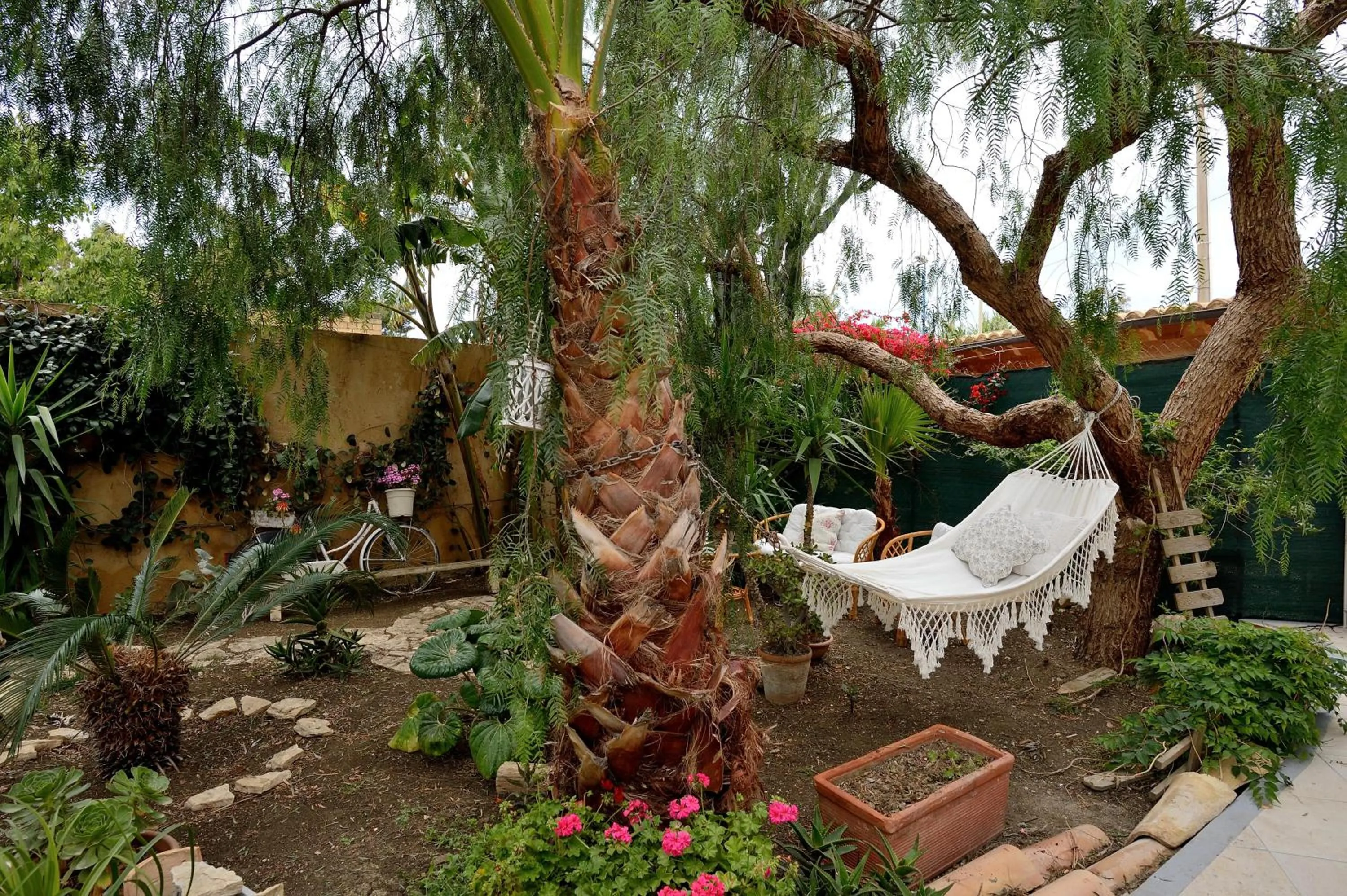 Property building in LUMIE DI SICILIA