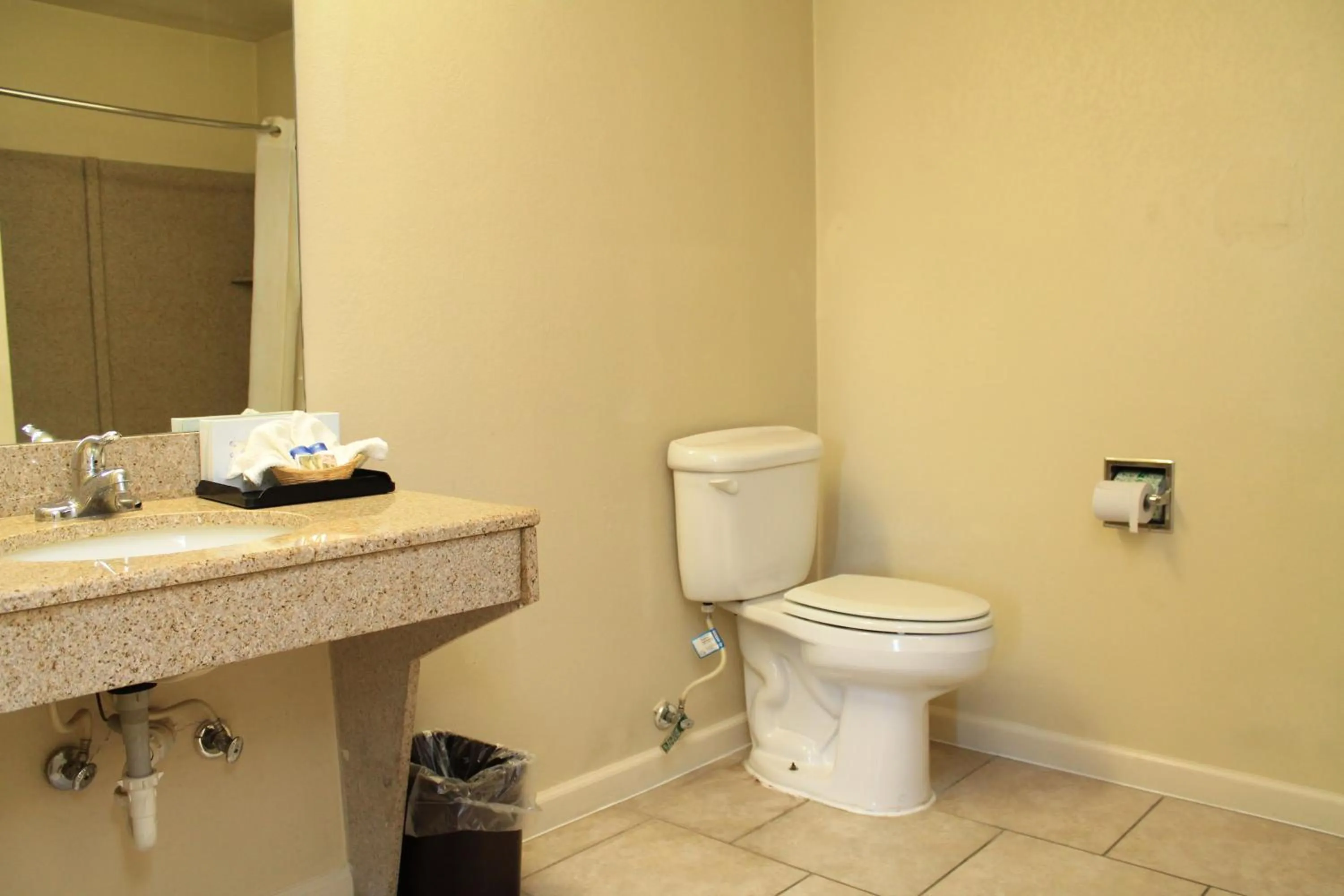 Bathroom in Best Way Inn and Suites - New Orleans