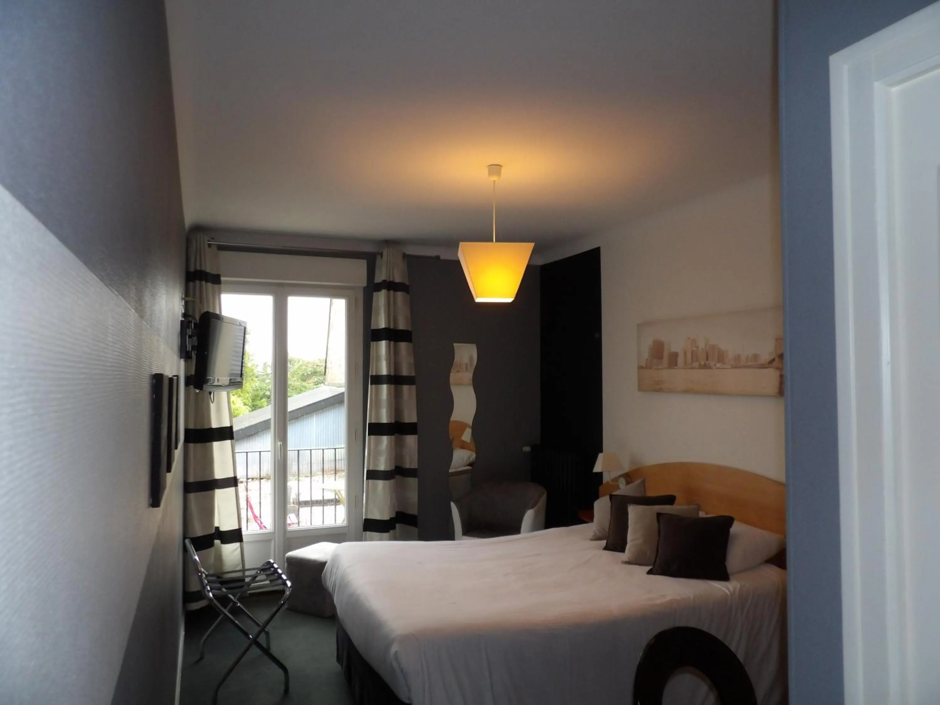 Balcony/Terrace, Bed in Hotel le Broceliande - Sure Hotel Collection by Best Western