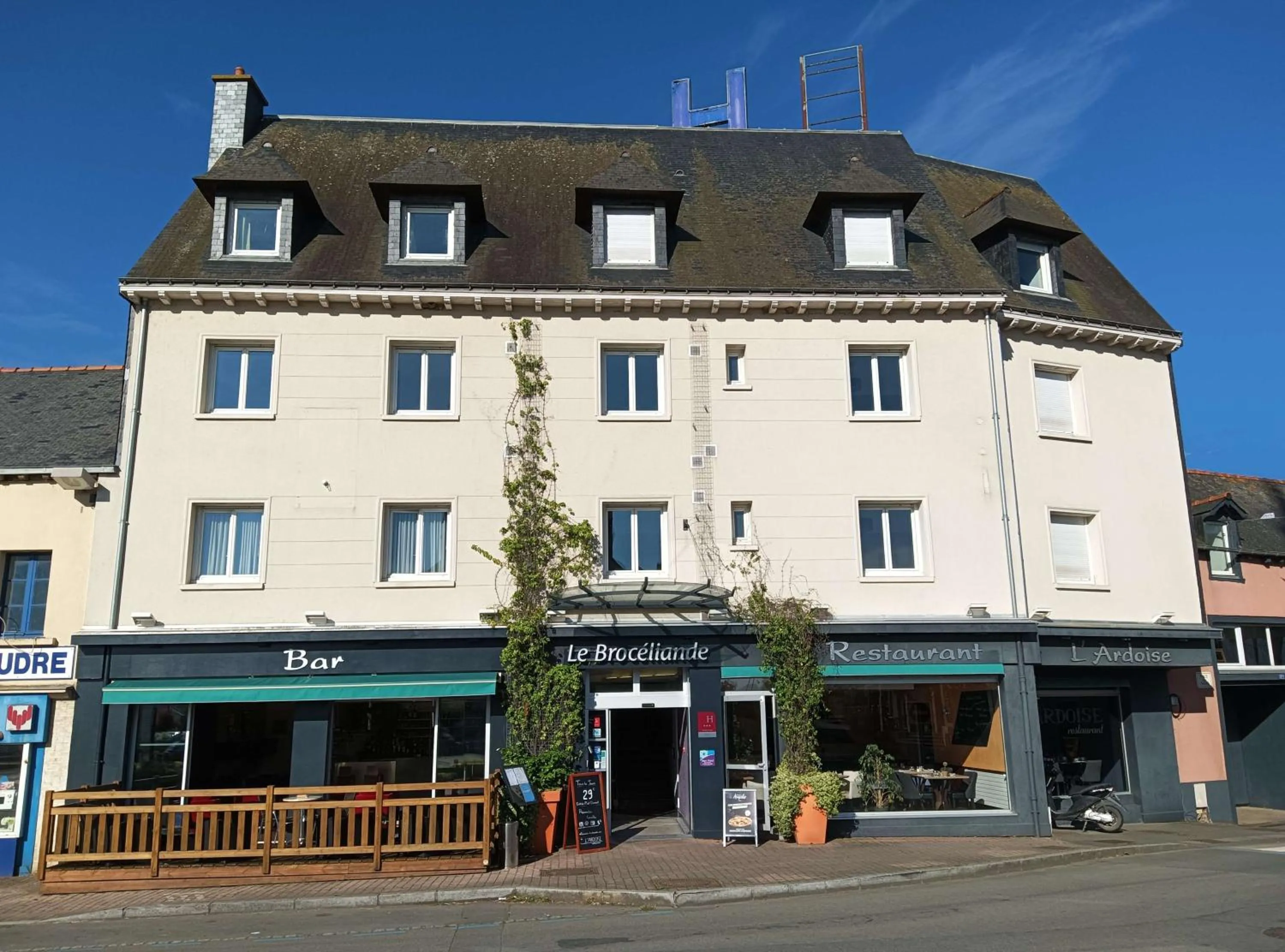 Property building in Hotel le Broceliande - Sure Hotel Collection by Best Western