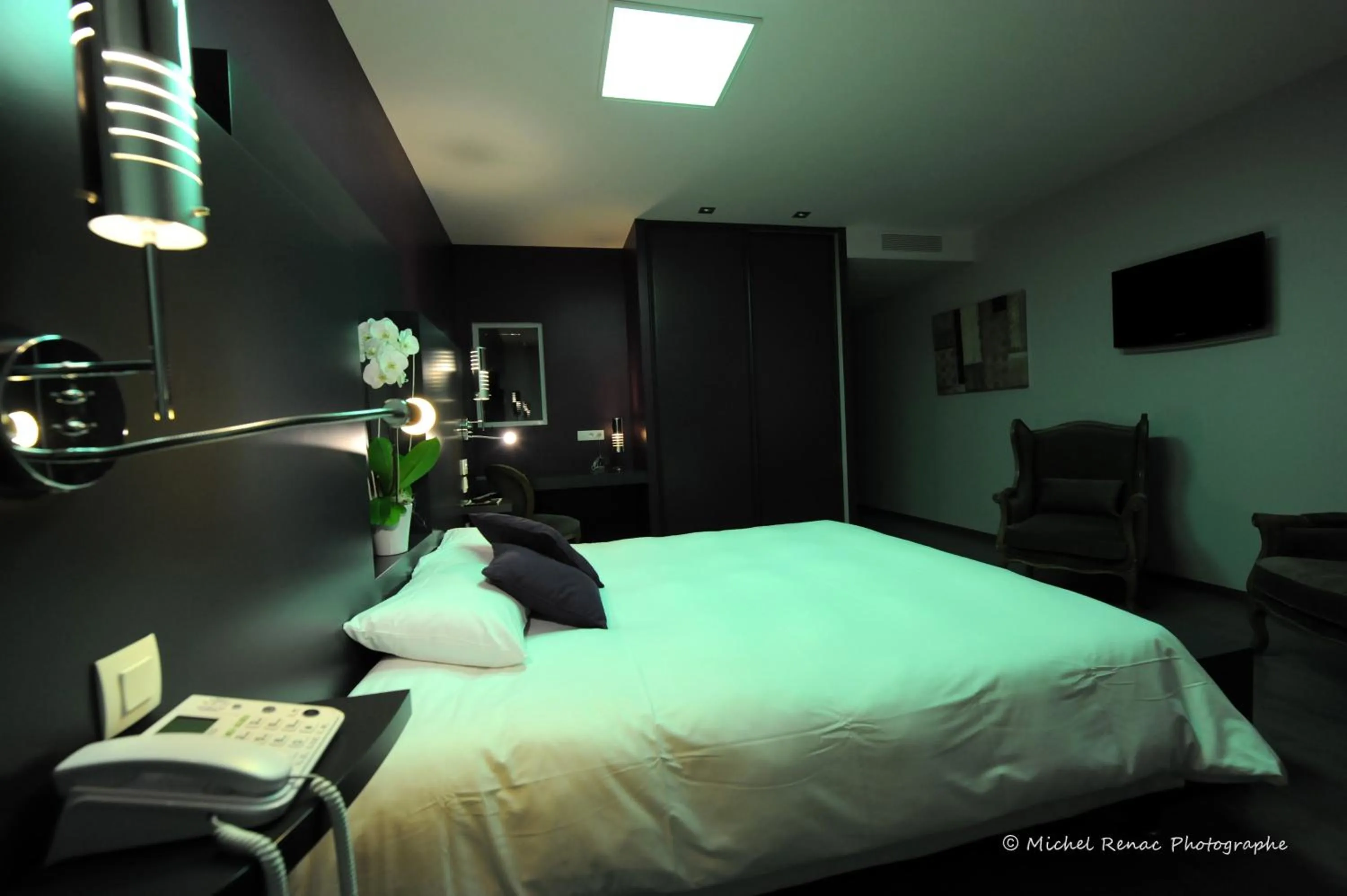 Photo of the whole room, Bed in Hotel le Broceliande - Sure Hotel Collection by Best Western