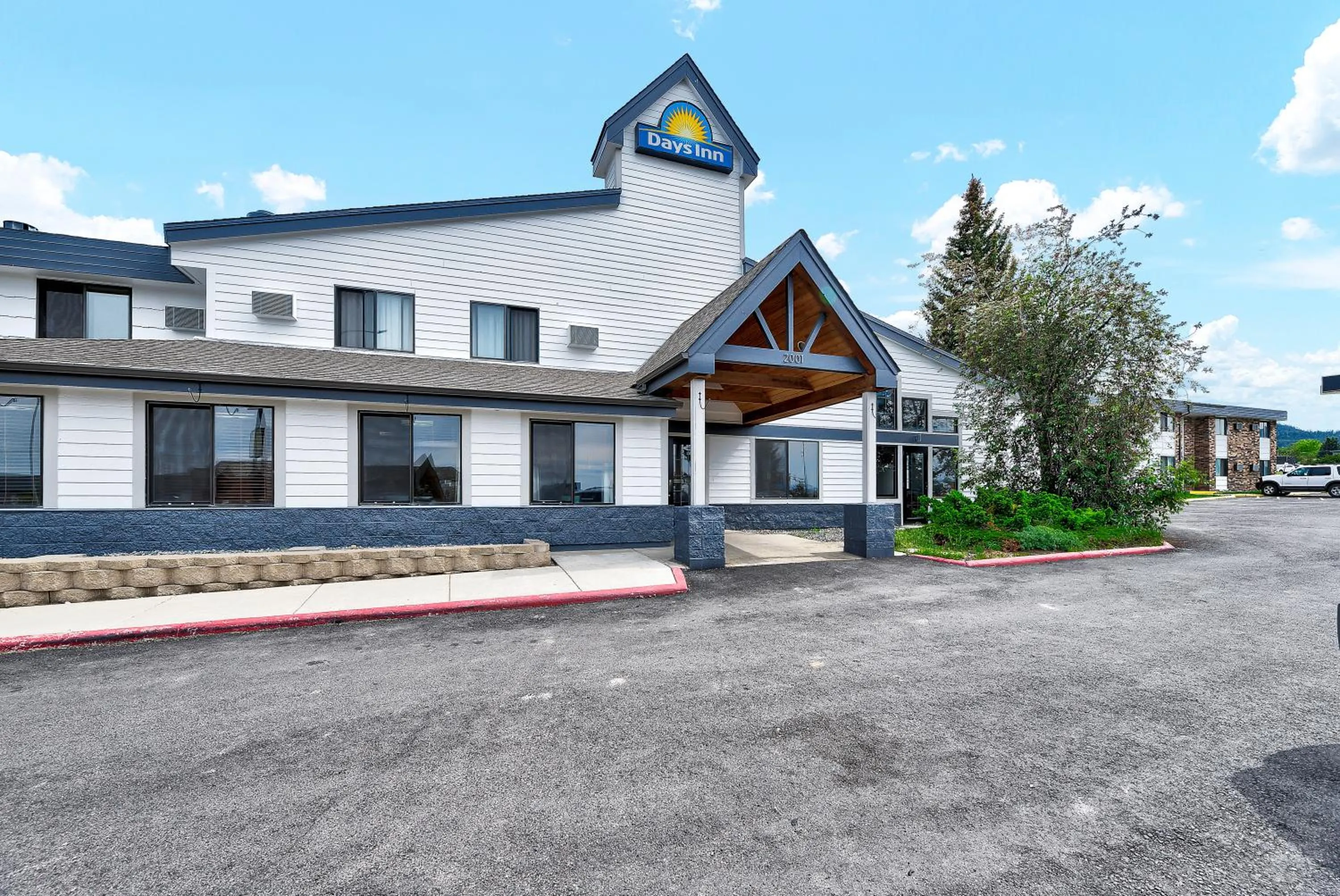 Property building in Days Inn by Wyndham Helena