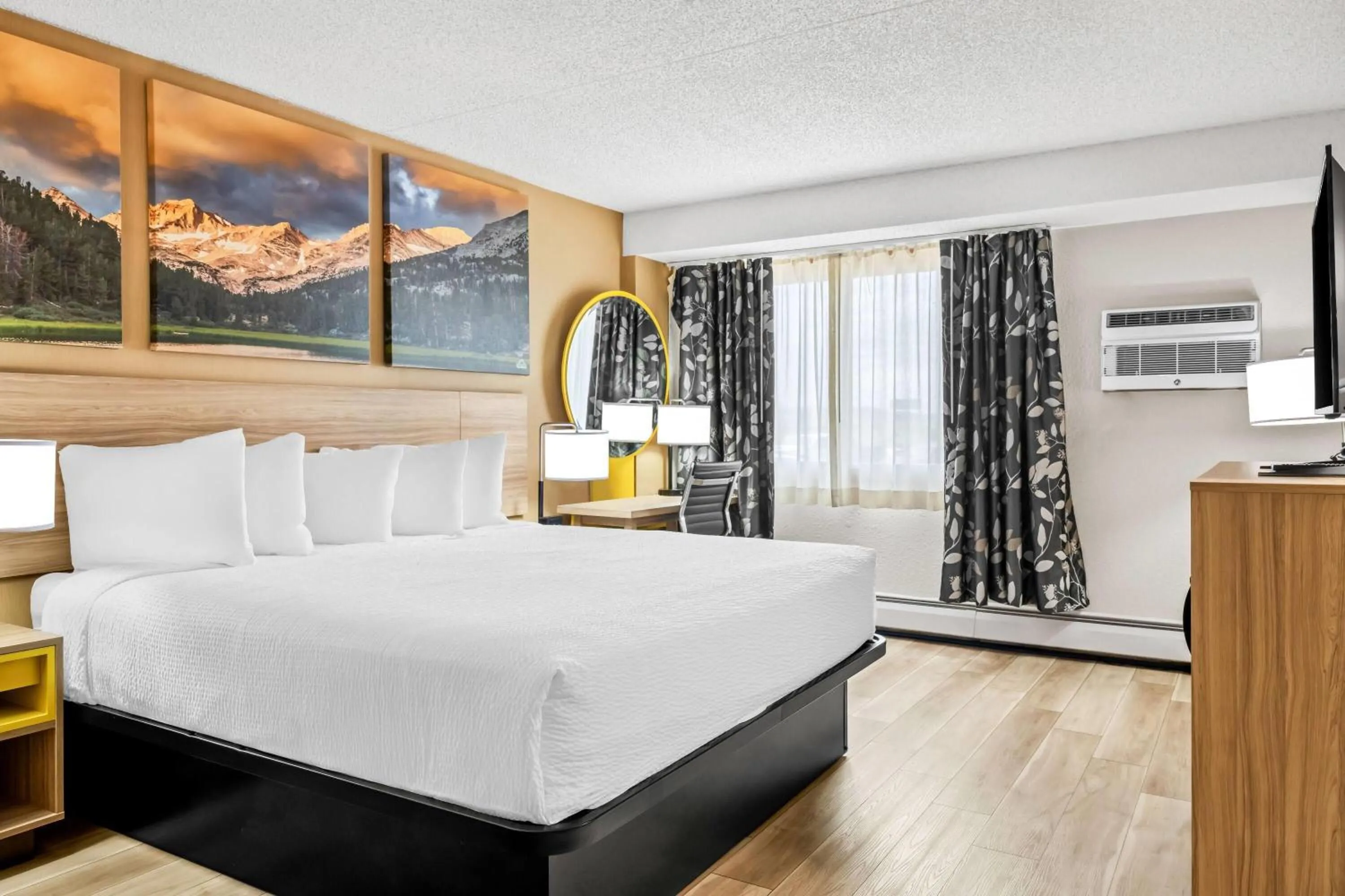 Bed in Days Inn by Wyndham Helena